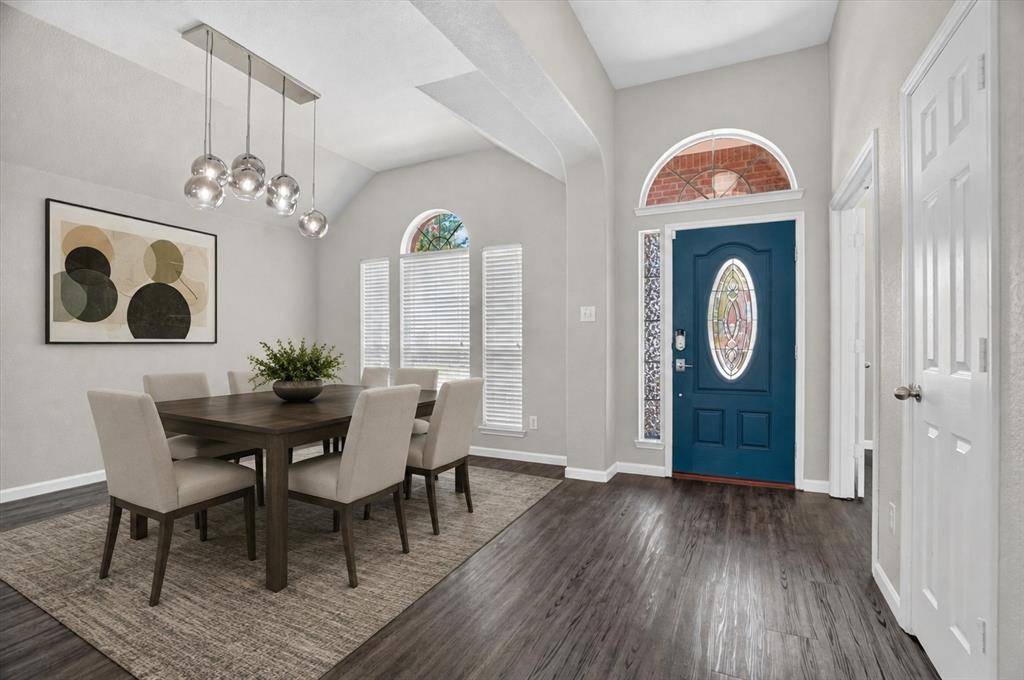 817 Peach Lane, Burleson, TX 76028