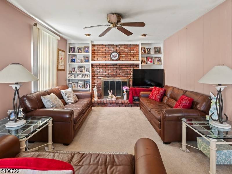 544 Goffle Hill Rd, Hawthorne Boro, NJ 07506
