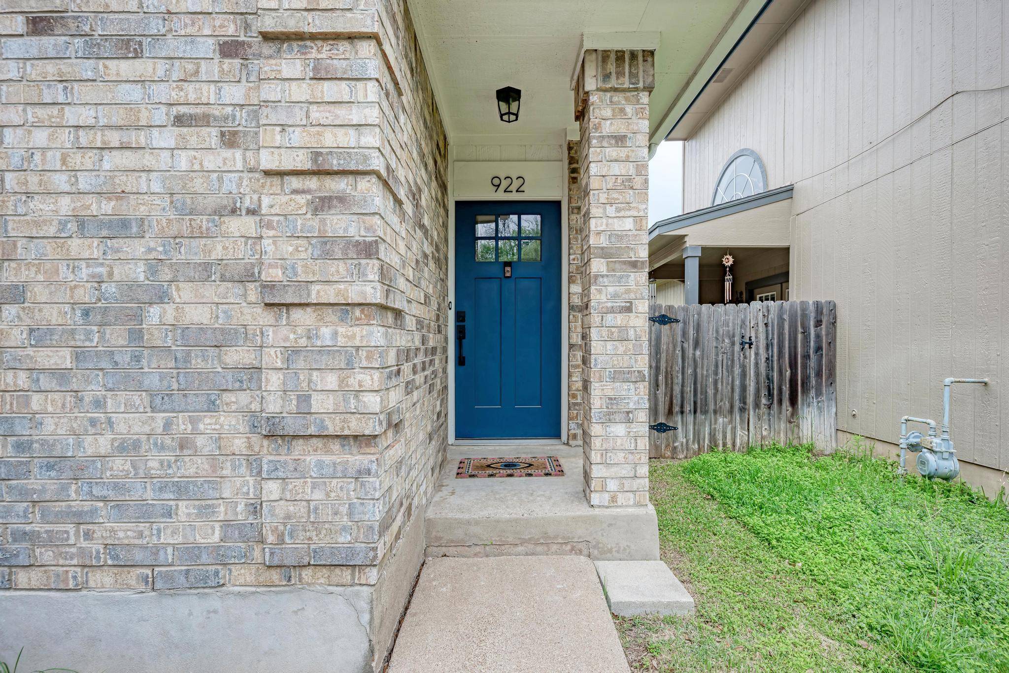 922 Thackeray LN, Pflugerville, TX 78660