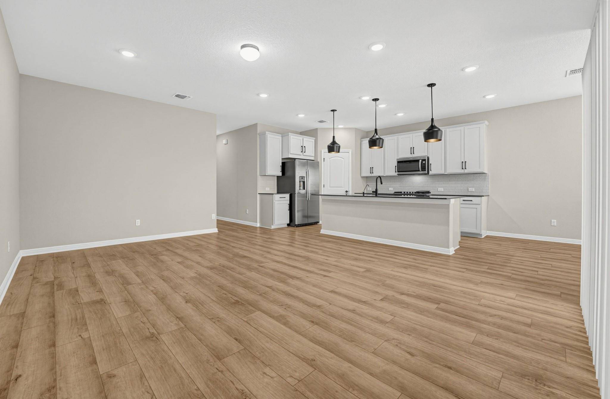 209 Swinging H LN, Georgetown, TX 78633