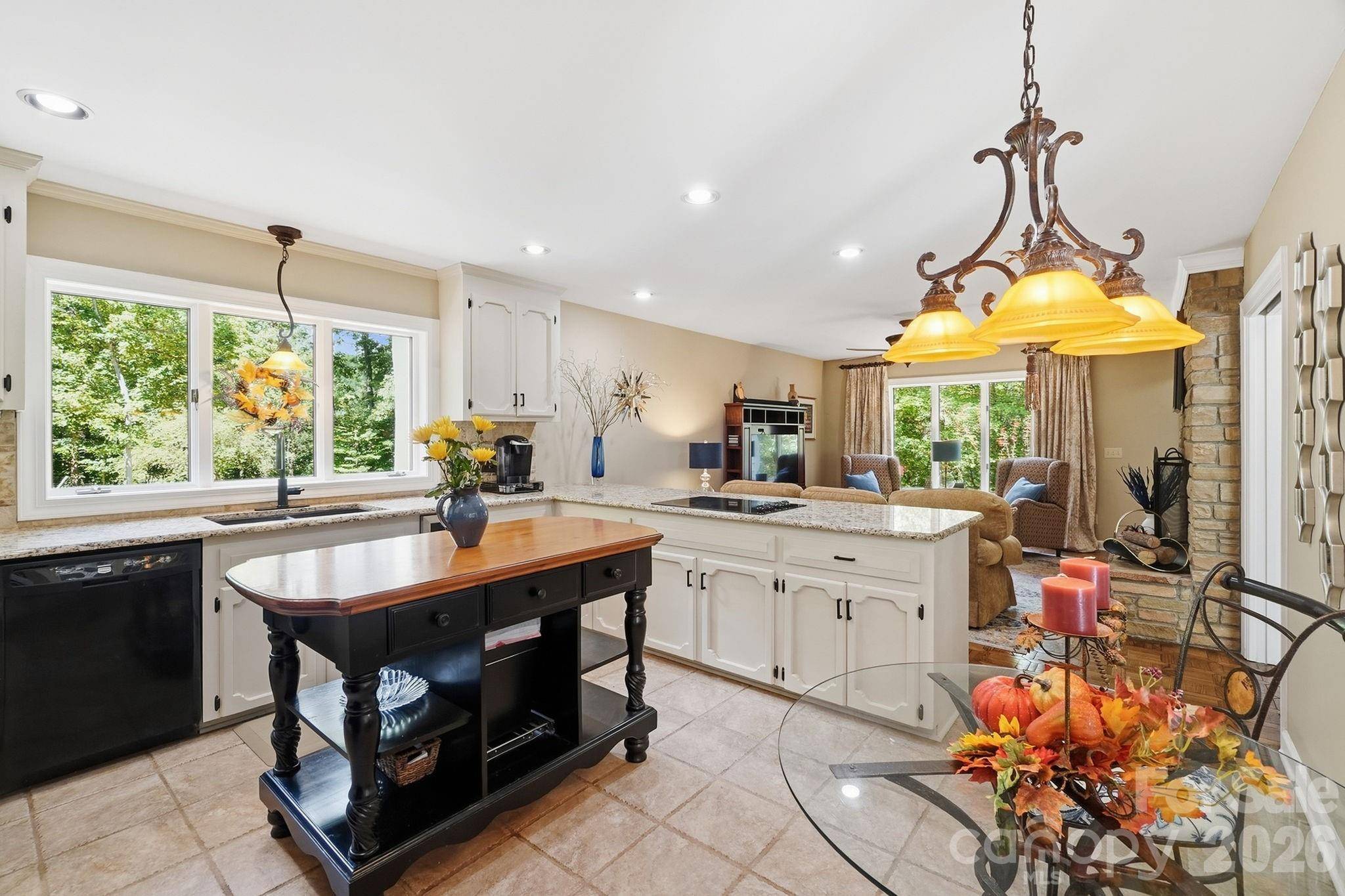 211 Lamplighter LN, Mount Holly, NC 28120