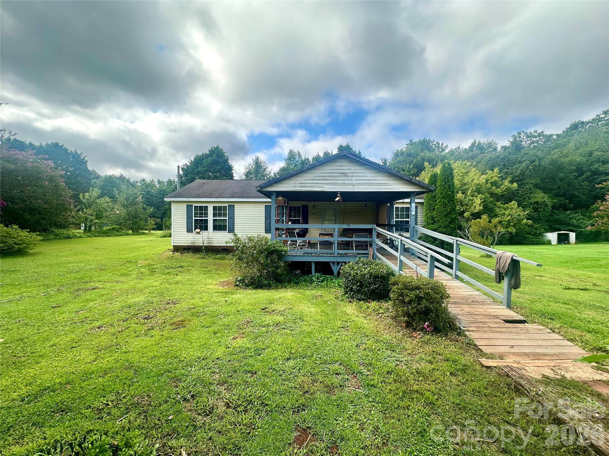 226 Flat Rock DR, Lincolnton, NC 28092