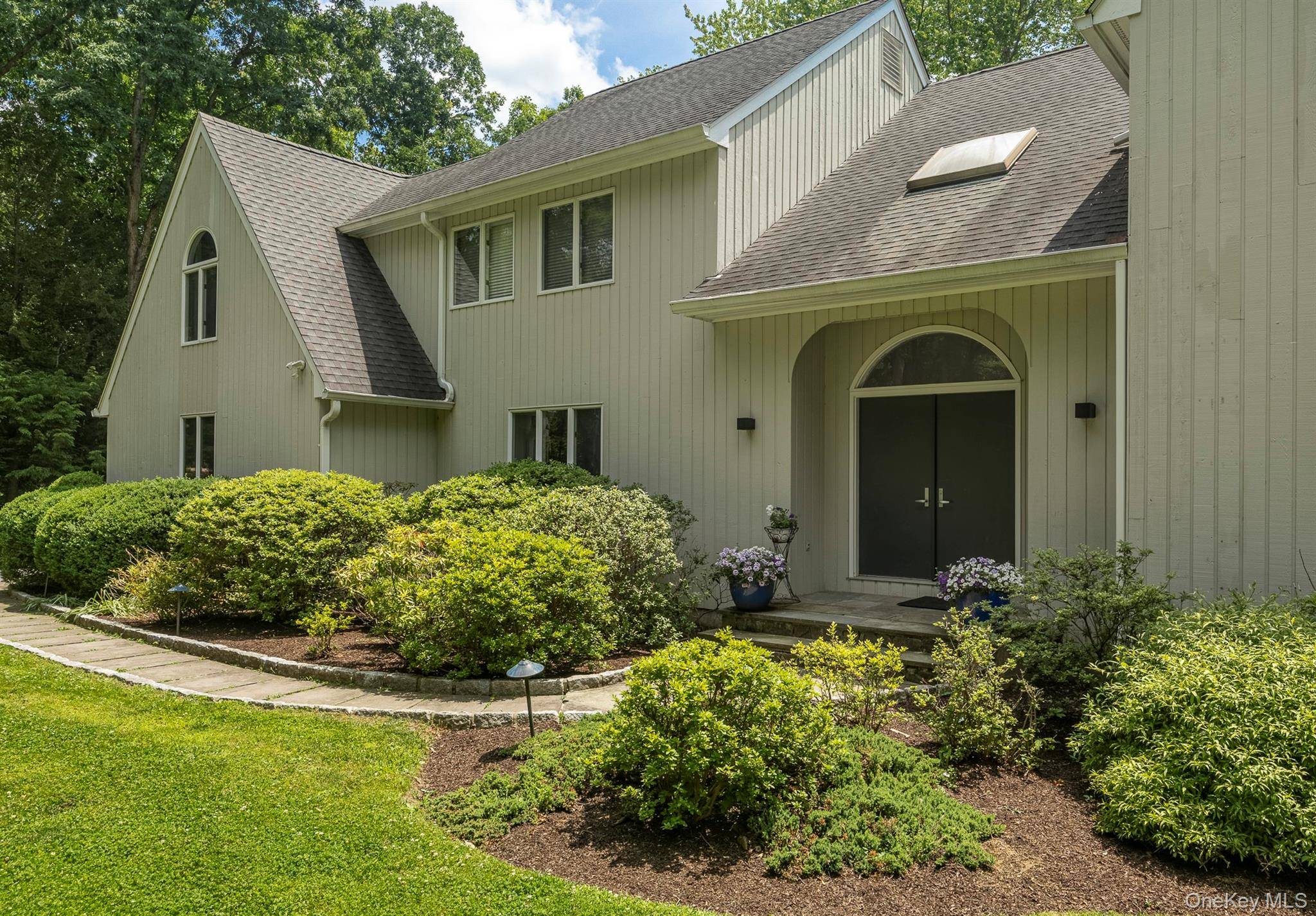 12 Hilltop RD, Waccabuc, NY 10597
