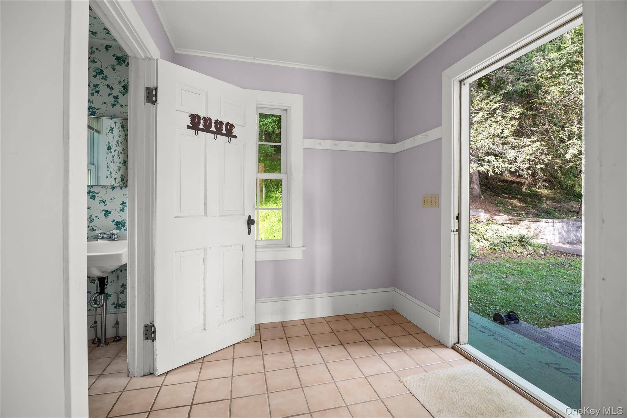 81 Tinker Hill RD, Pine Plains, NY 12567