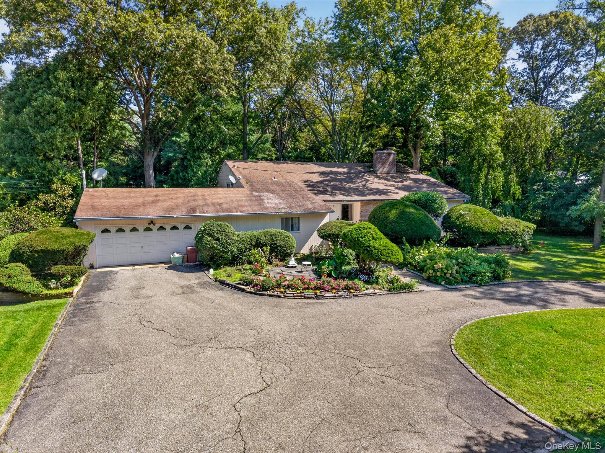 2495 Cedar Swamp RD, Glen Head, NY 11545
