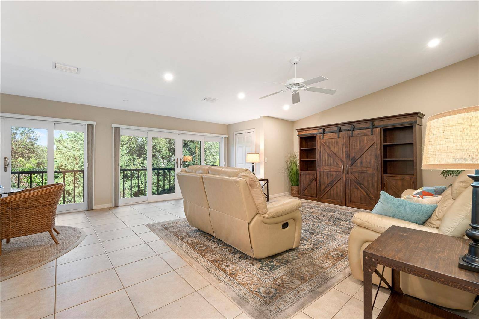2756 CLUBHOUSE DR #202, Sarasota, FL 34232