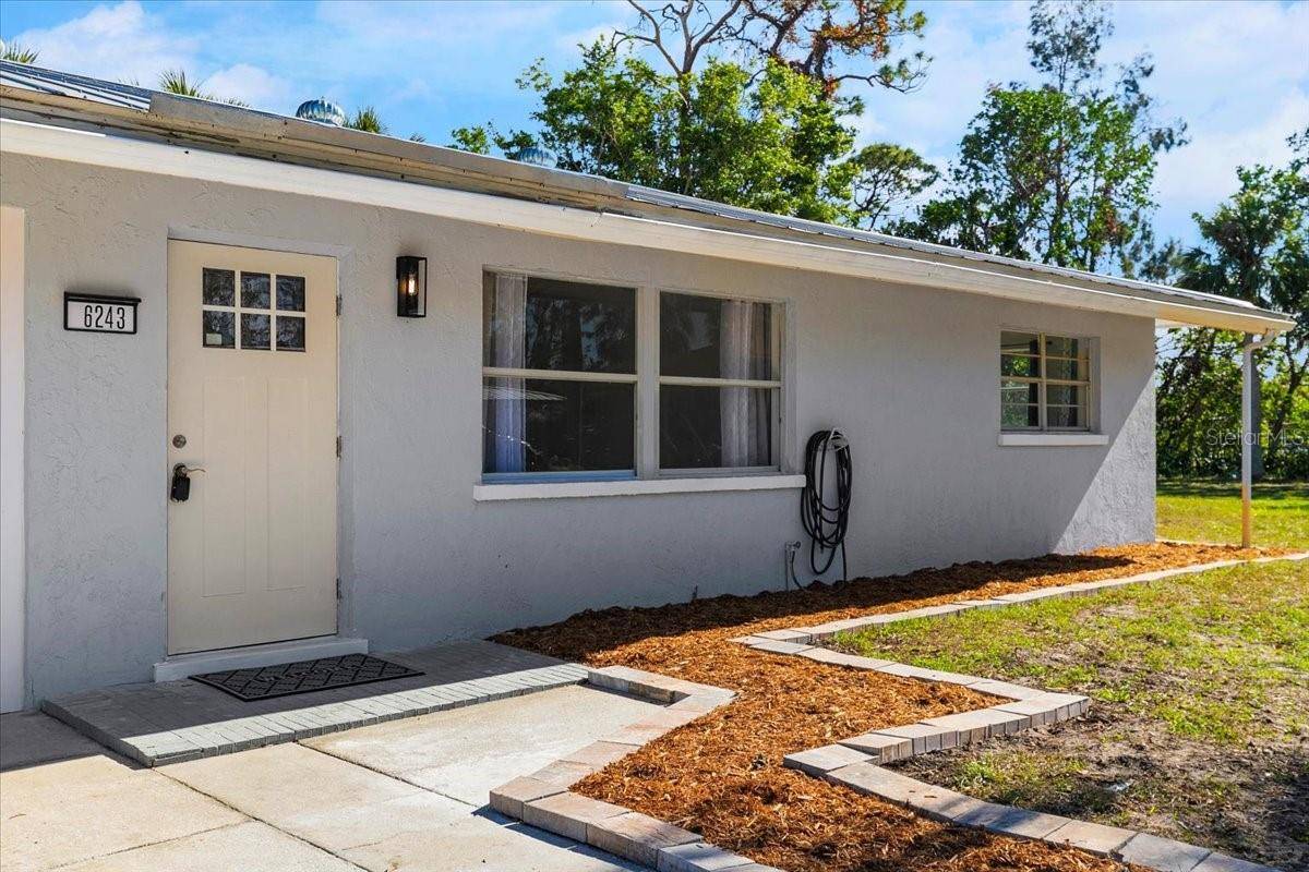 6243 CARLTON AVE, Sarasota, FL 34231