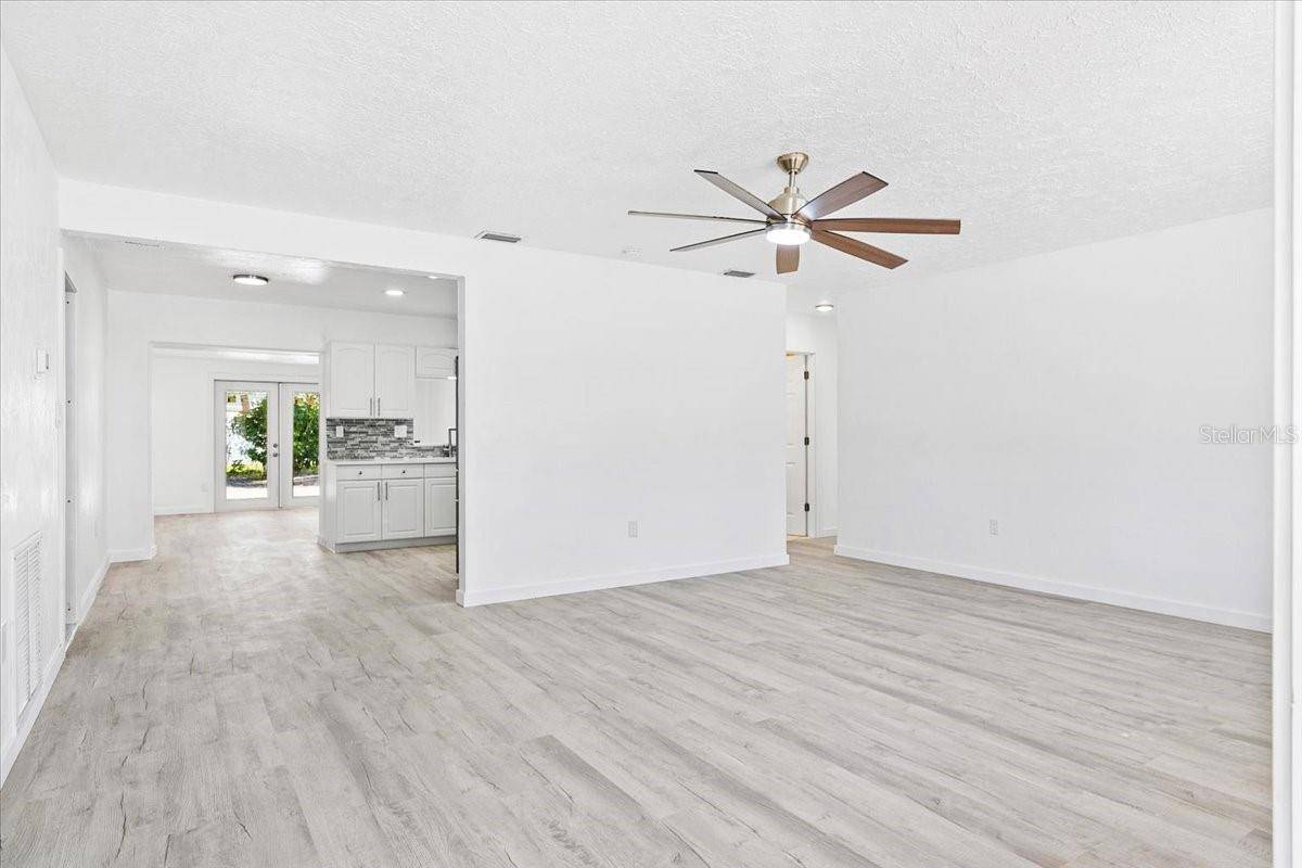 6243 CARLTON AVE, Sarasota, FL 34231