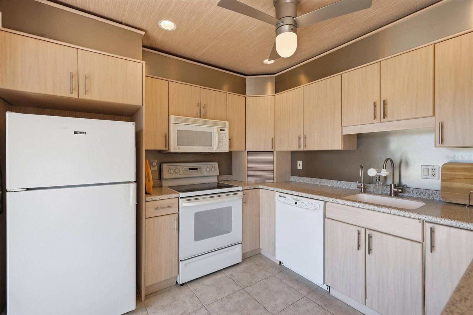 1082 BIRD BAY WAY #304, Venice, FL 34285