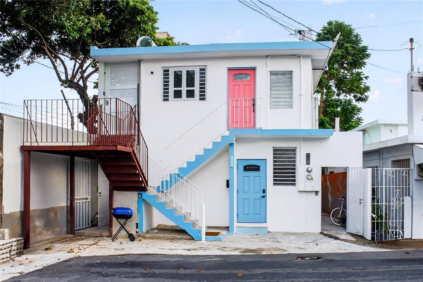 Calle Sola TRASTALLERES SANTURCE #925, San Juan, PR 00907