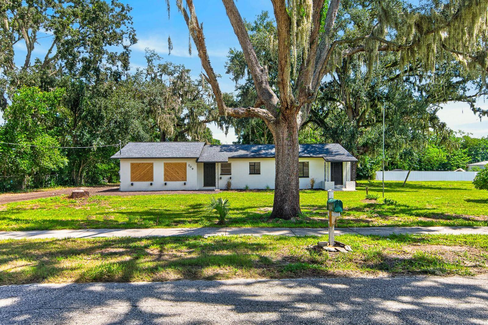 209 S SAINT CLOUD AVE, Valrico, FL 33594