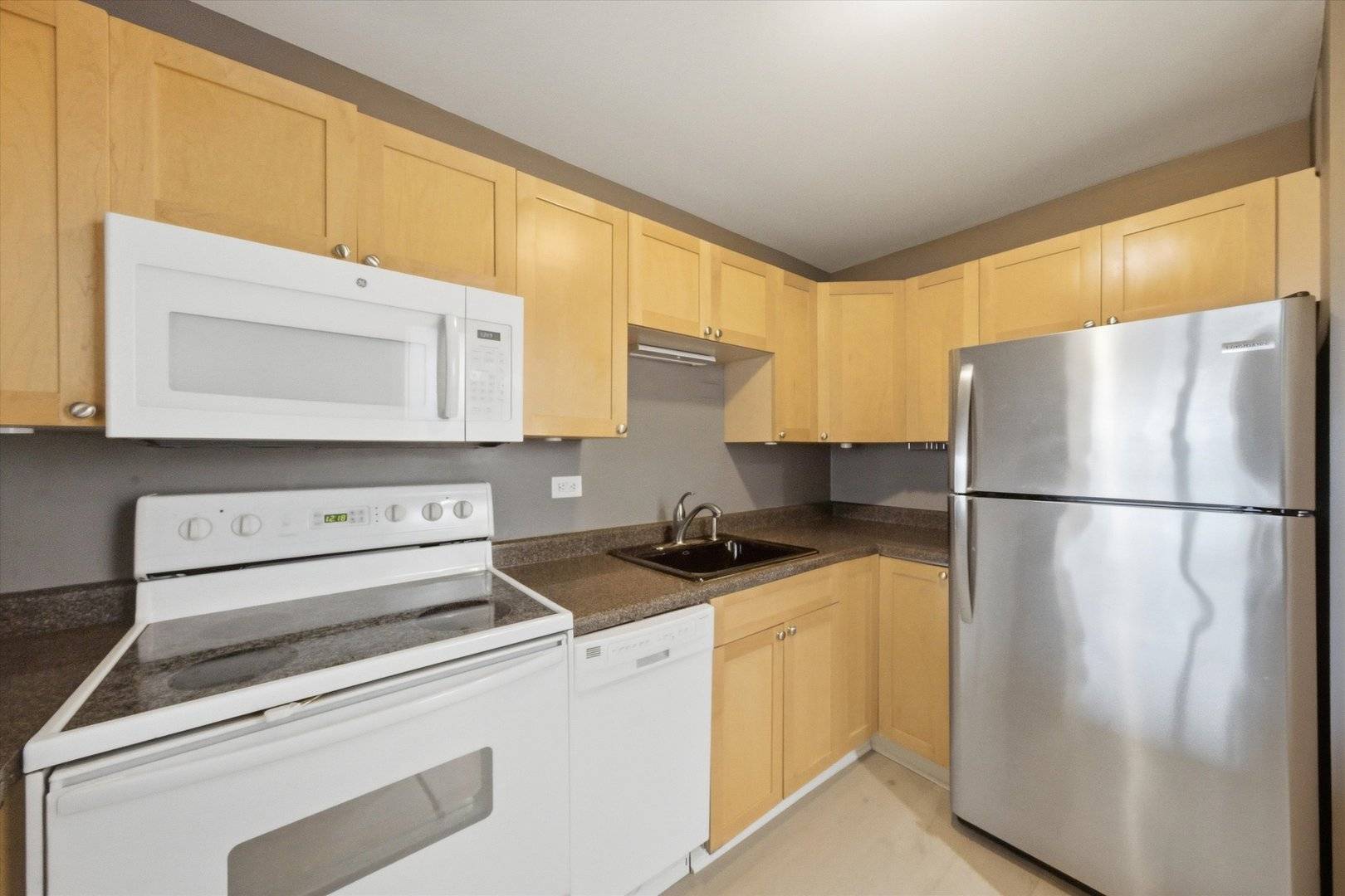 1560 N Sandburg TER #507J, Chicago, IL 60610
