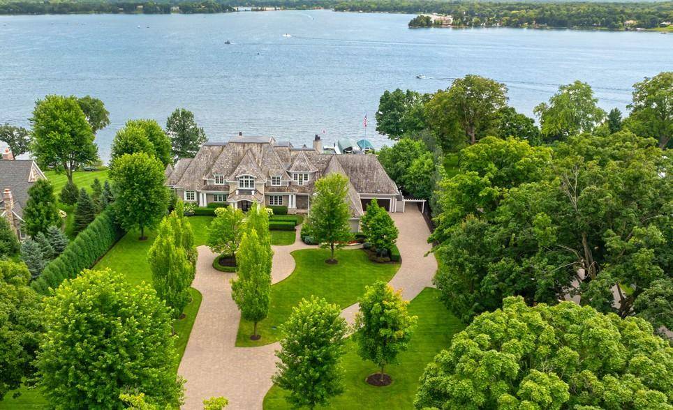 372 Ferndale RD S, Wayzata, MN 55391