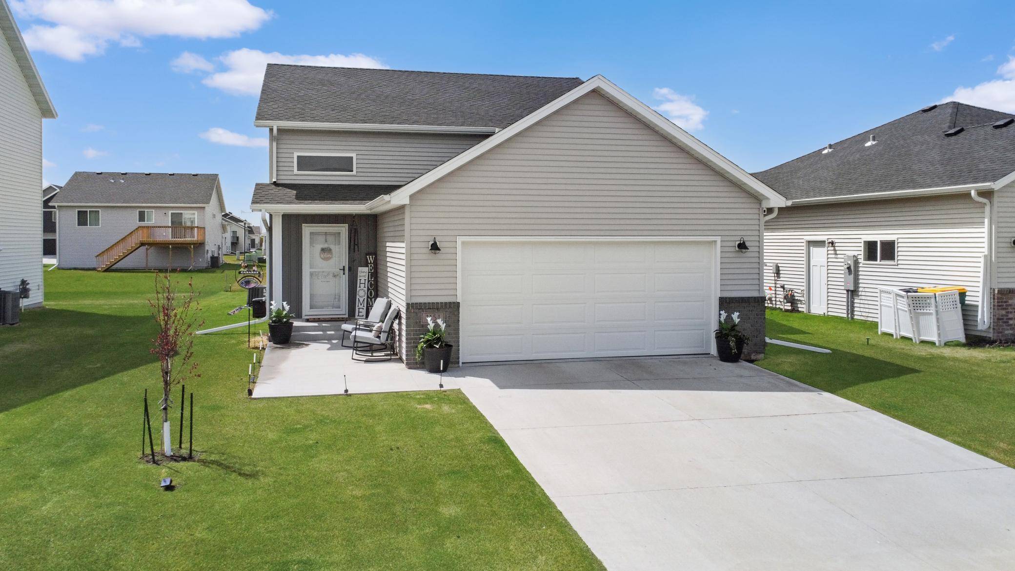 1151 Marlys DR W, West Fargo, ND 58078