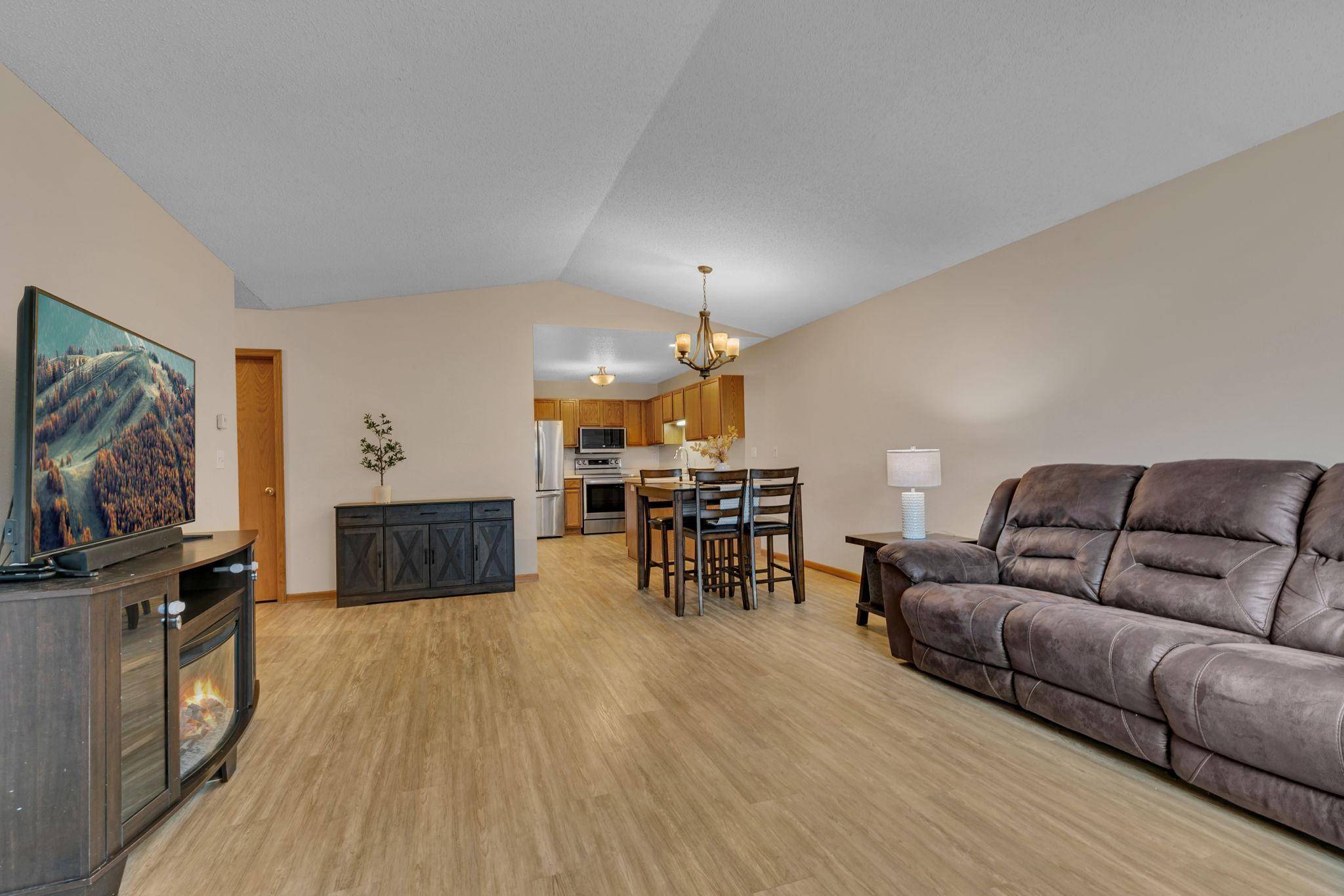 1313 Tennessee DR, Sartell, MN 56377