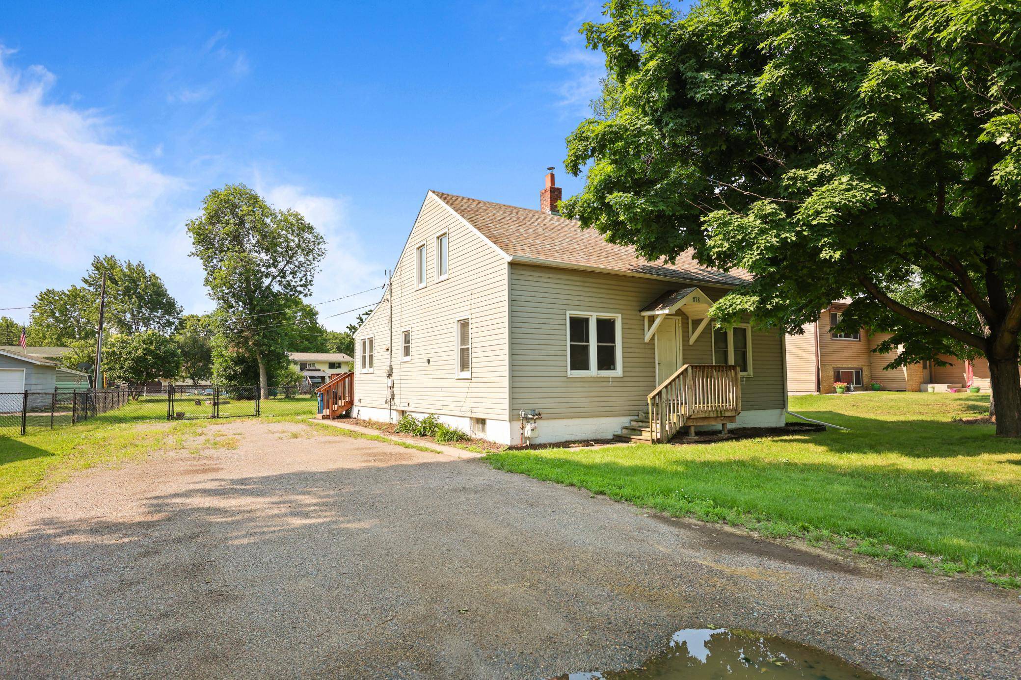 818 E Minnesota ST, Saint Joseph, MN 56374