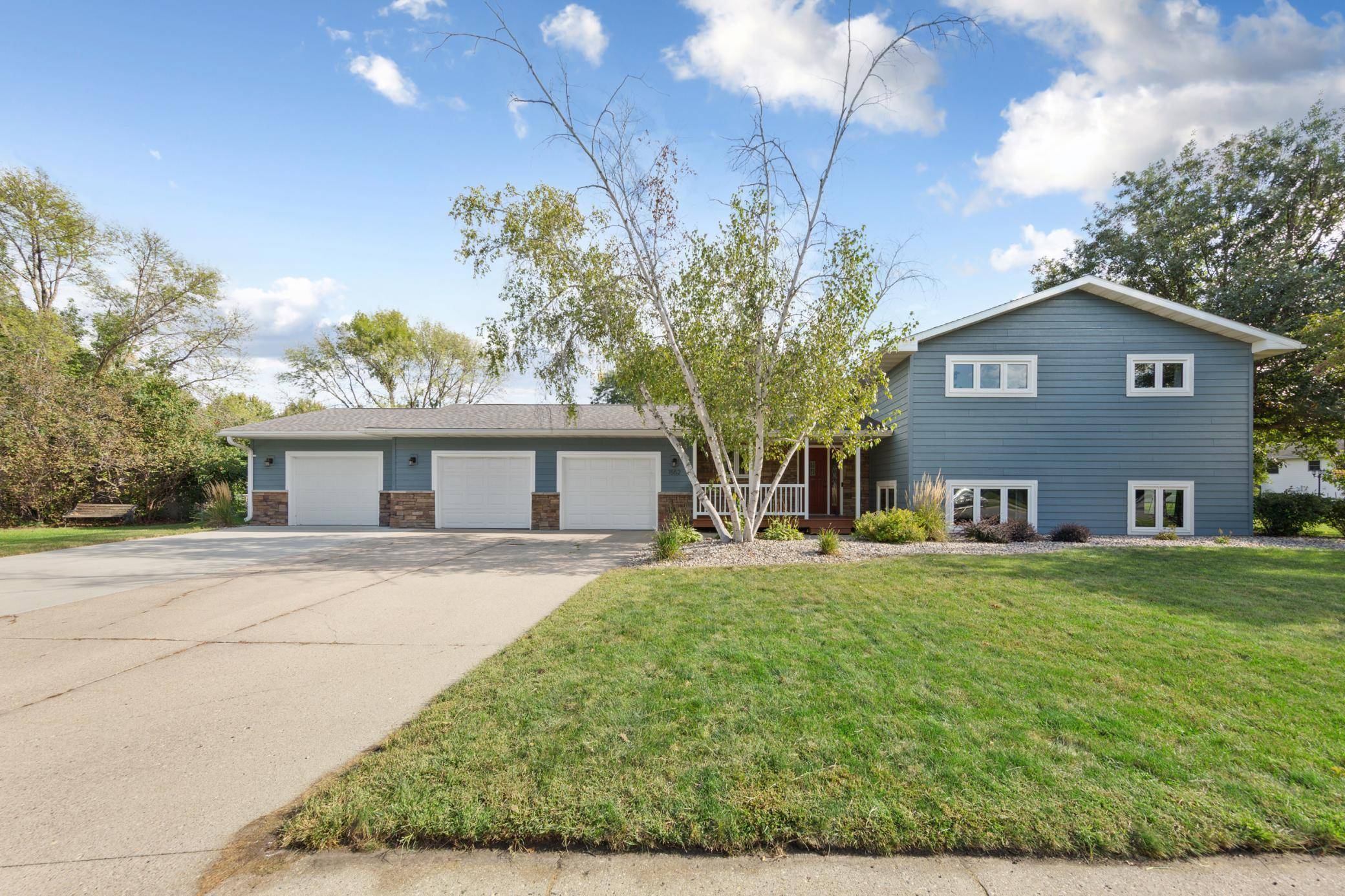 1552 Nottingham DR, North Mankato, MN 56003
