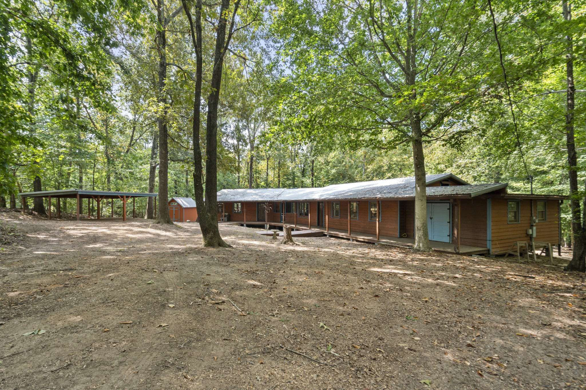 1035 Riverview Rd, Centerville, TN 37033