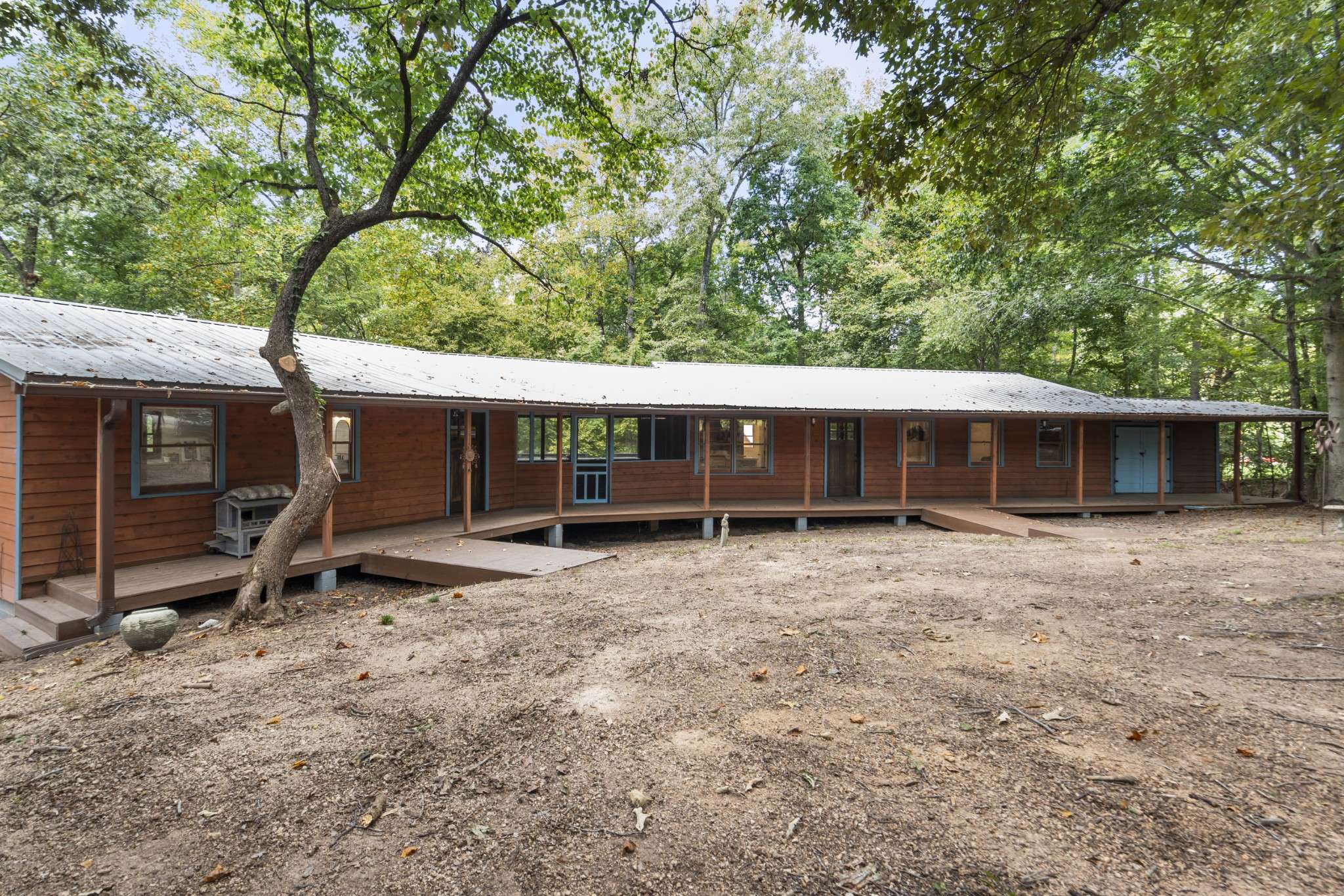 1035 Riverview Rd, Centerville, TN 37033