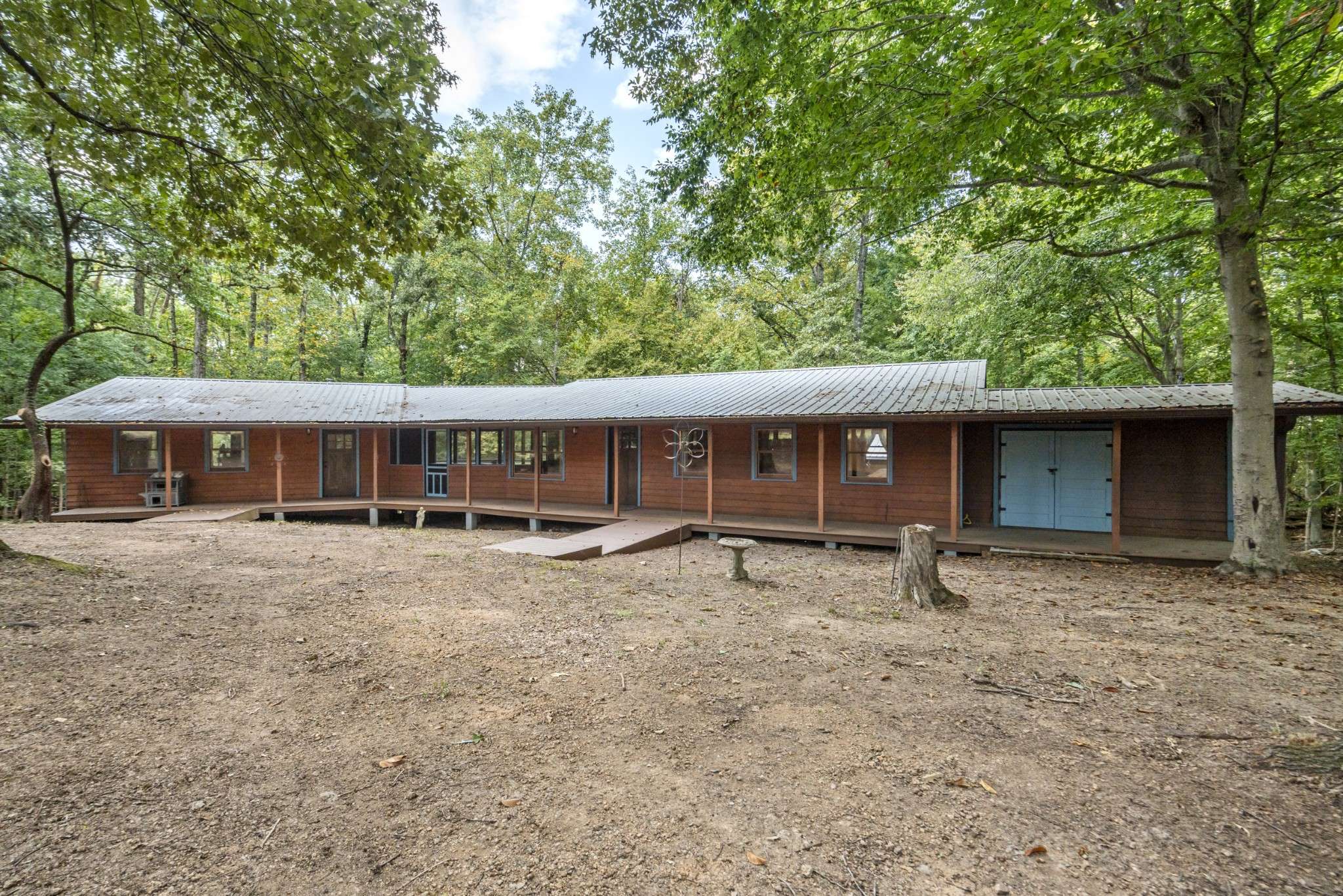 1035 Riverview Rd, Centerville, TN 37033