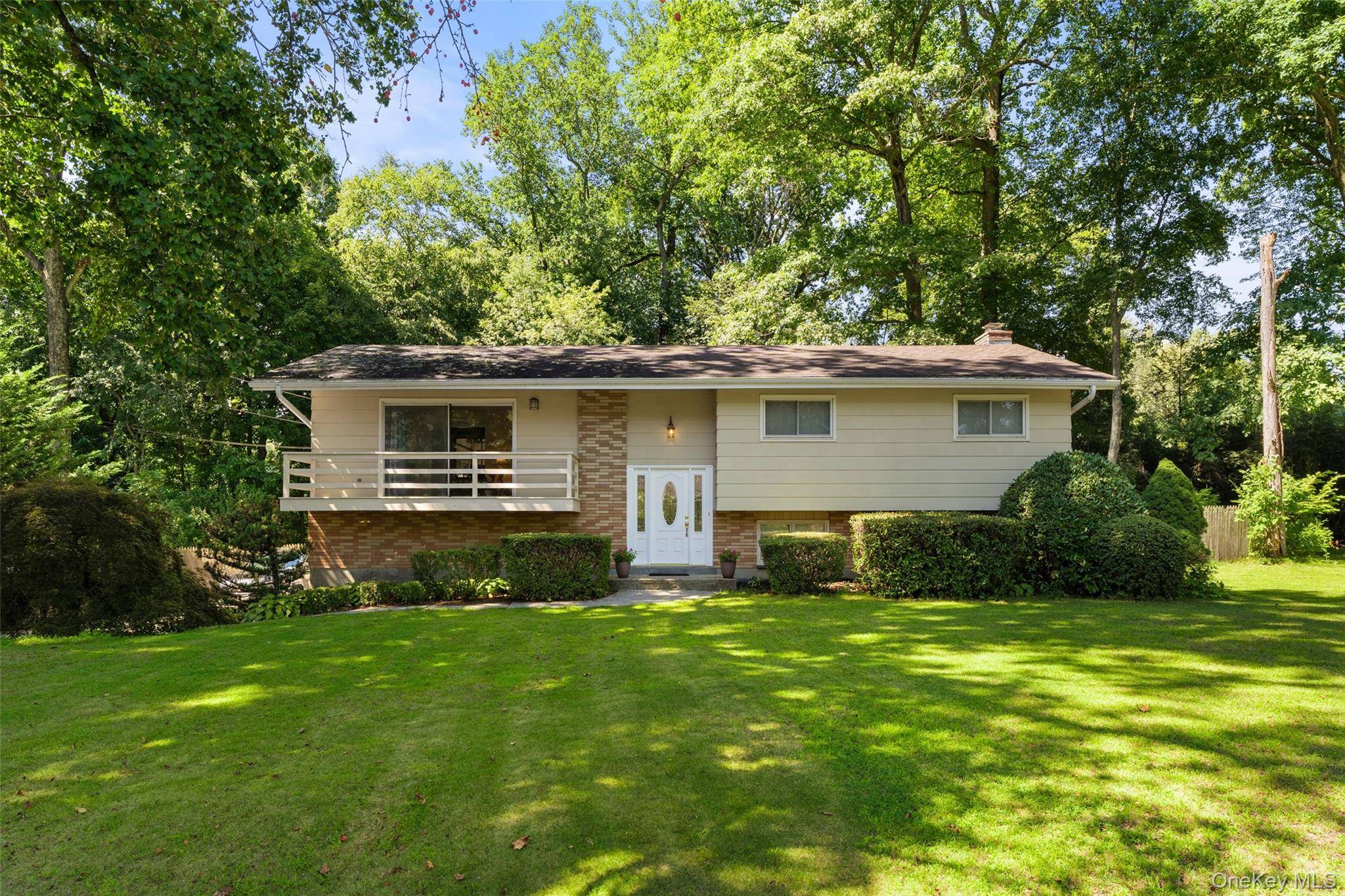 182 Geymer DR, Mahopac, NY 10541