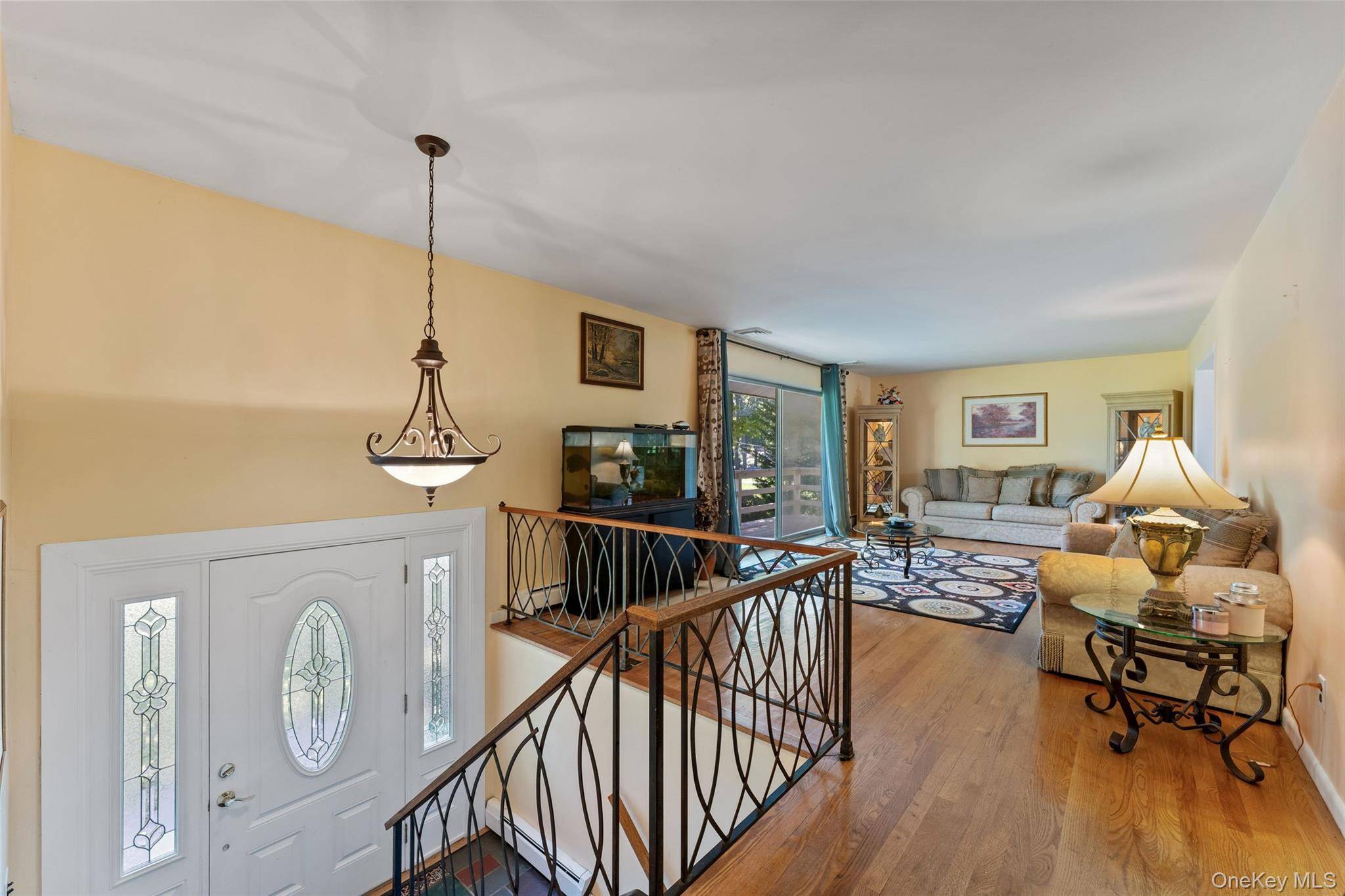 182 Geymer DR, Mahopac, NY 10541