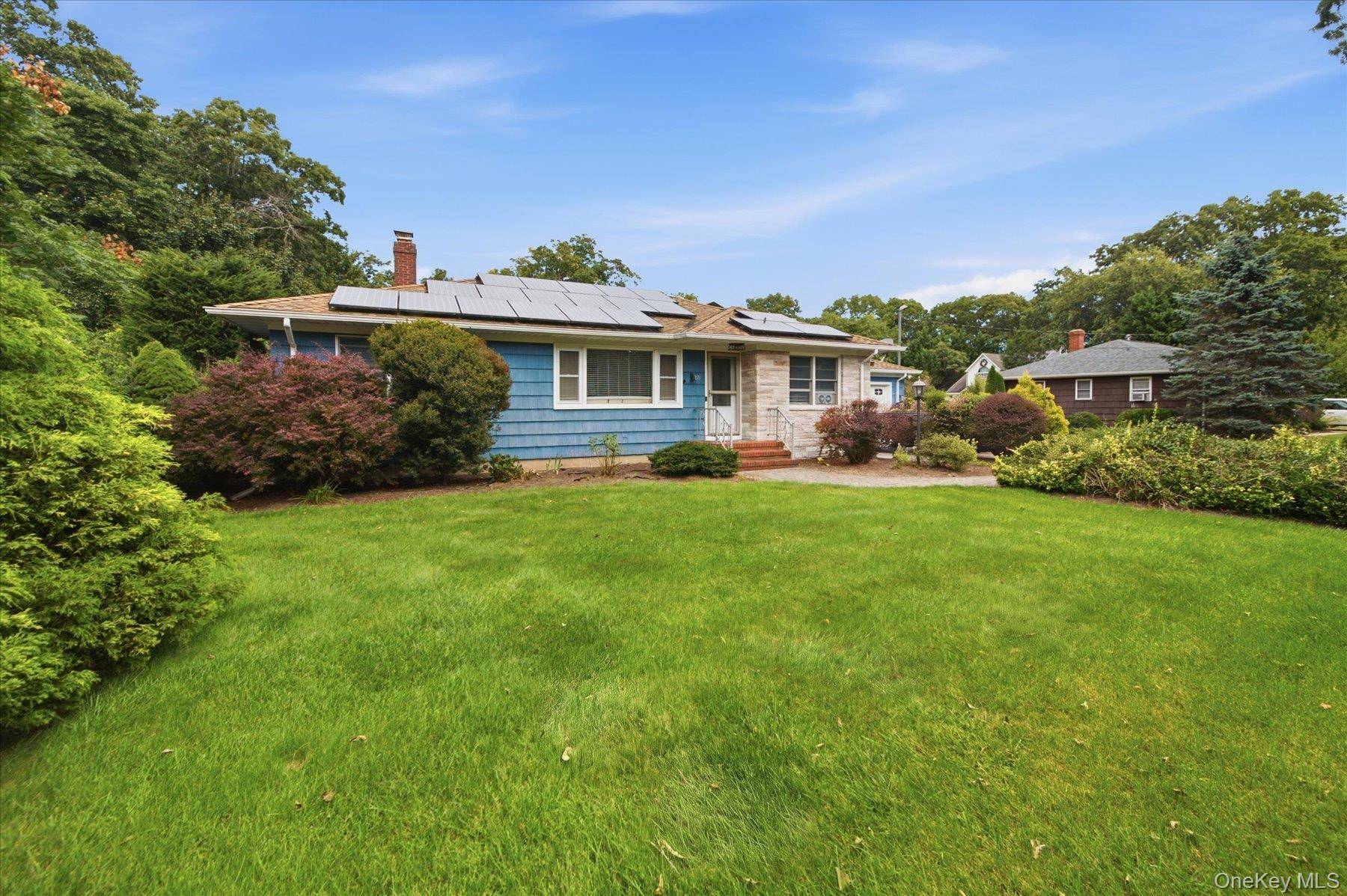 220 Hubbard AVE, Riverhead, NY 11901