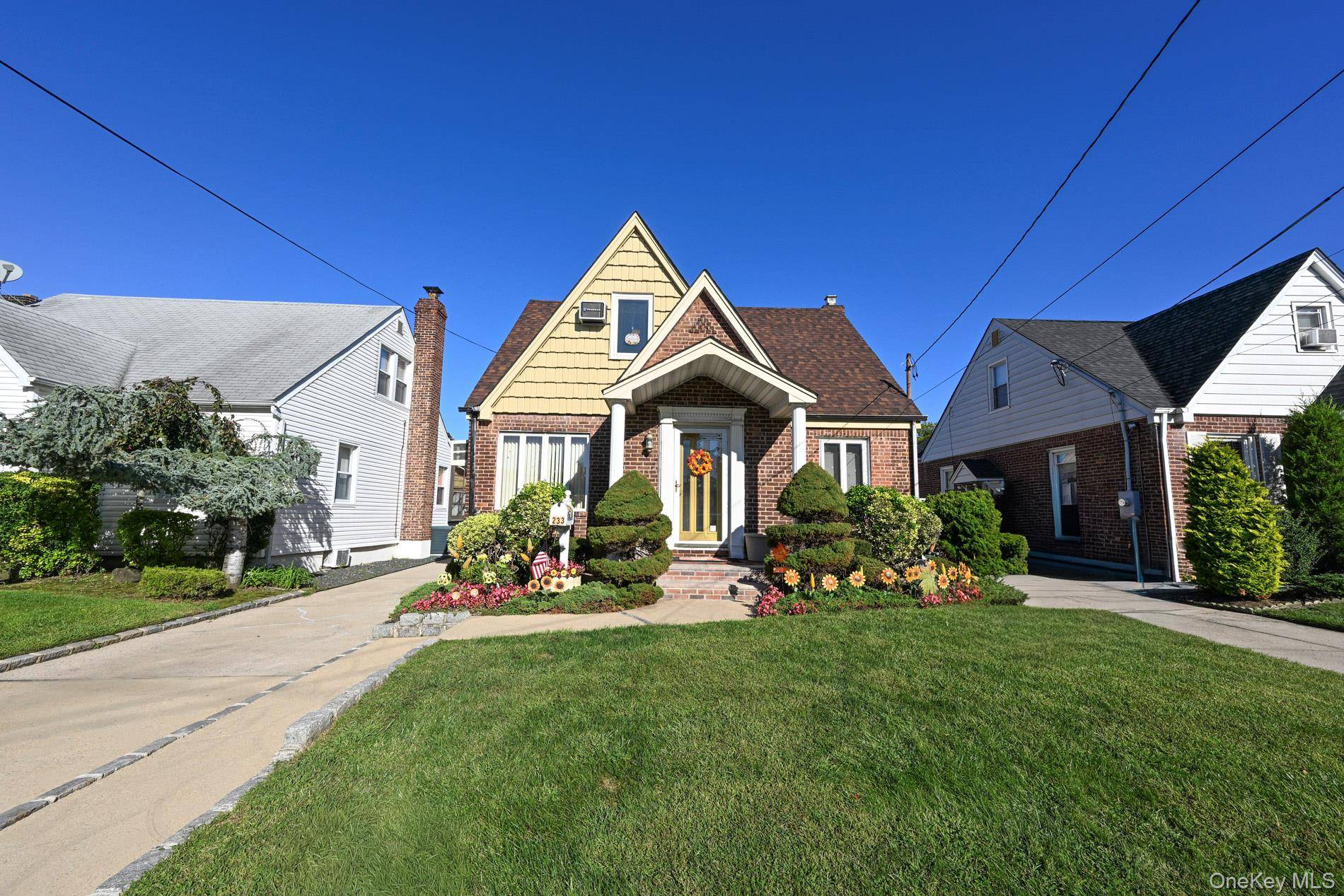 233 Cleveland ST, Franklin Square, NY 11010