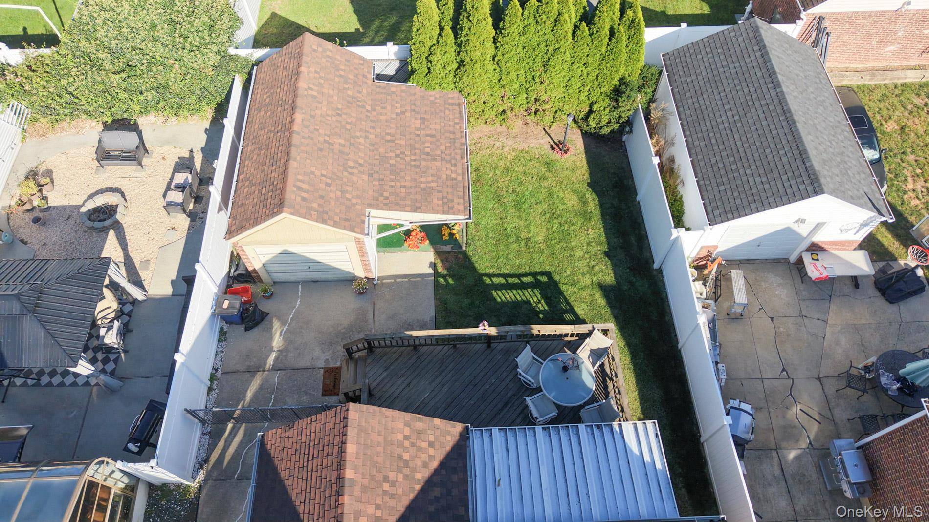 233 Cleveland ST, Franklin Square, NY 11010