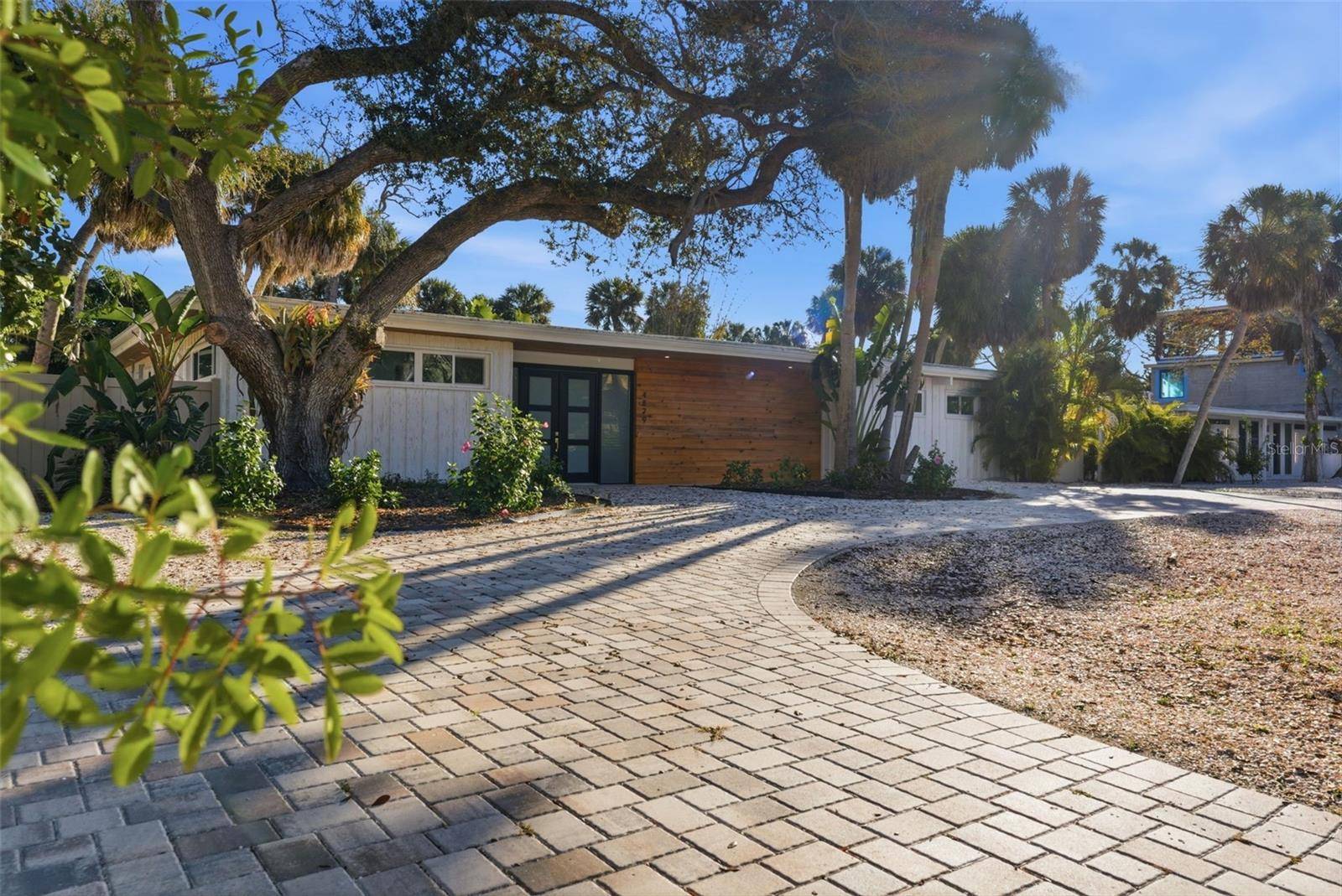 4879 COMMONWEALTH DR, Sarasota, FL 34242