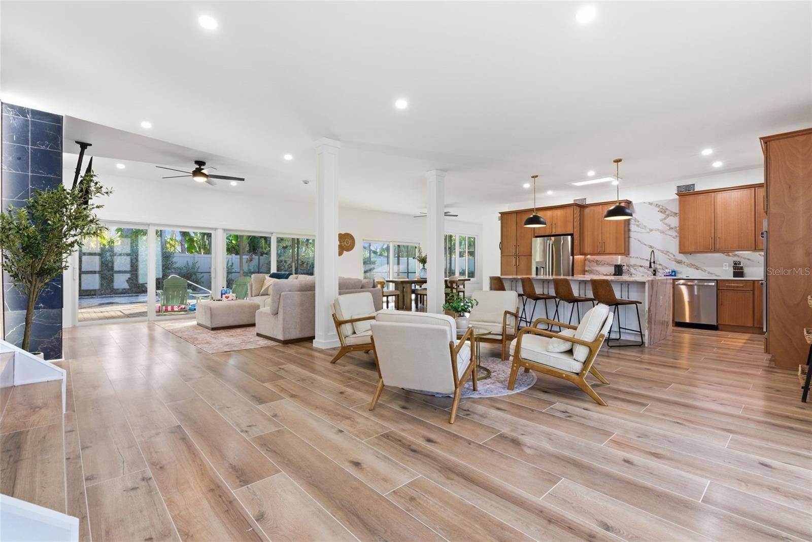 4879 COMMONWEALTH DR, Sarasota, FL 34242