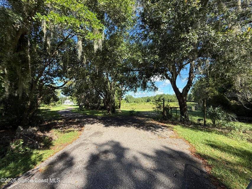 572 N PINE ST, Pierson, FL 32180