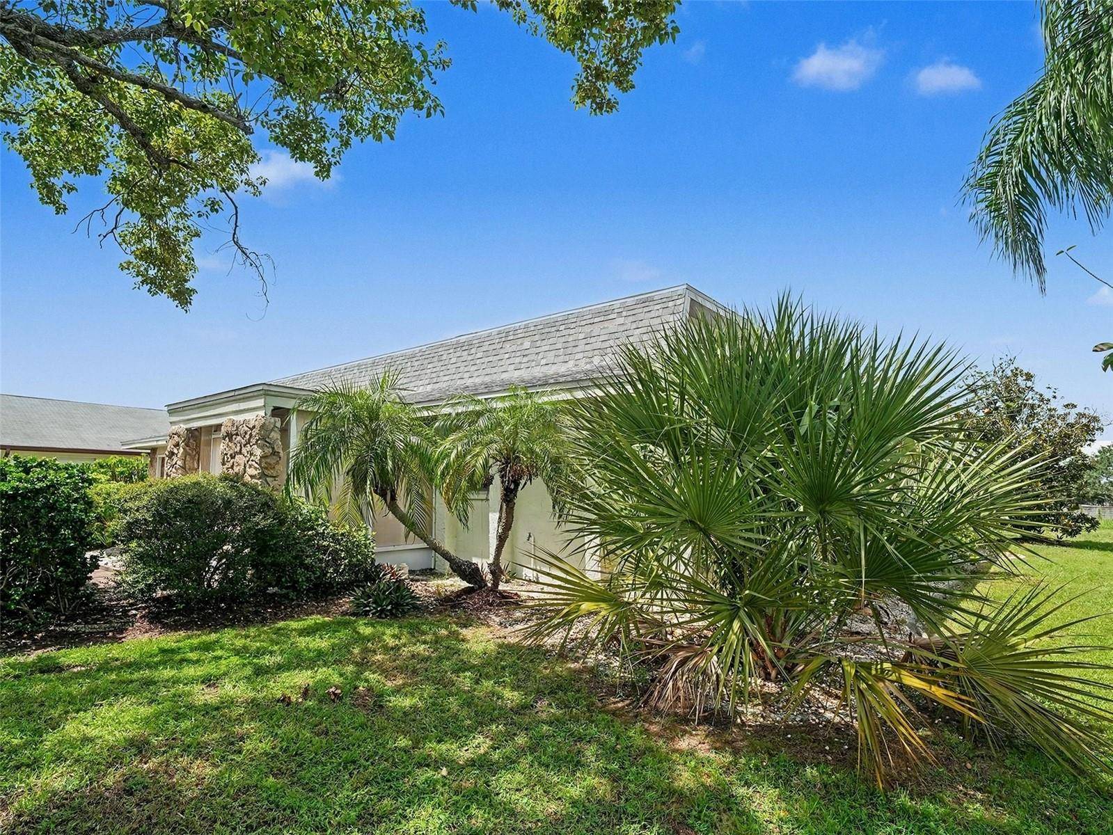 1513 NEW BEDFORD DR, Sun City Center, FL 33573