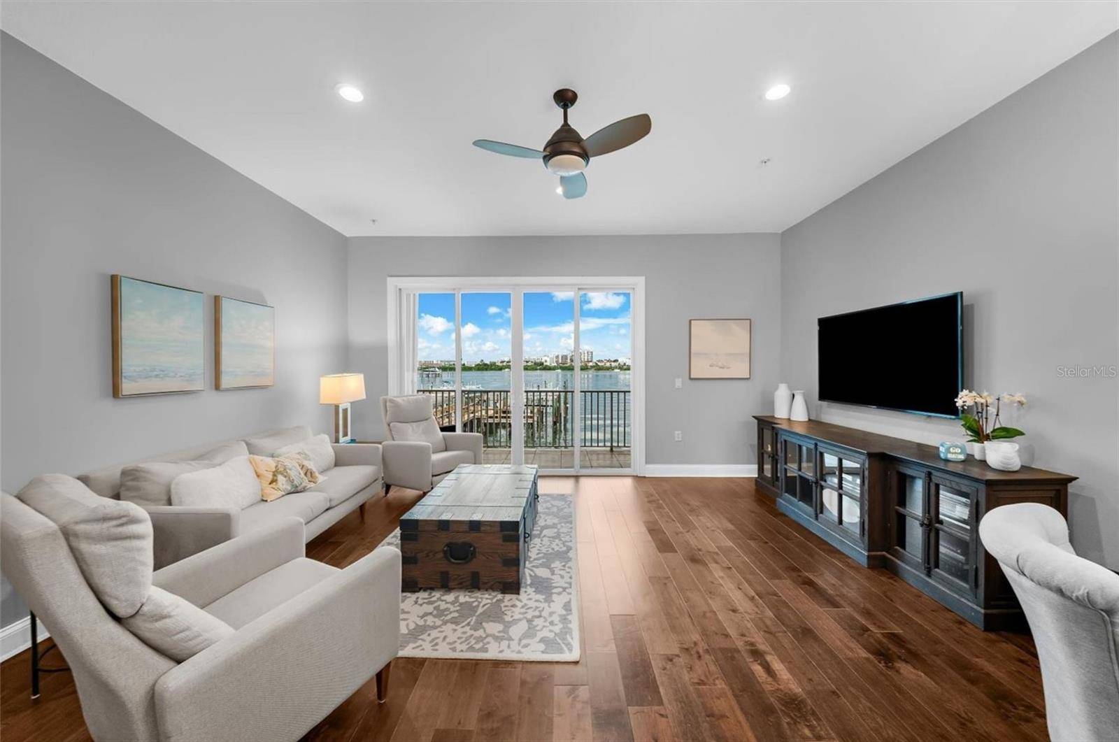 200 BRIGHTWATER DR #8, Clearwater Beach, FL 33767