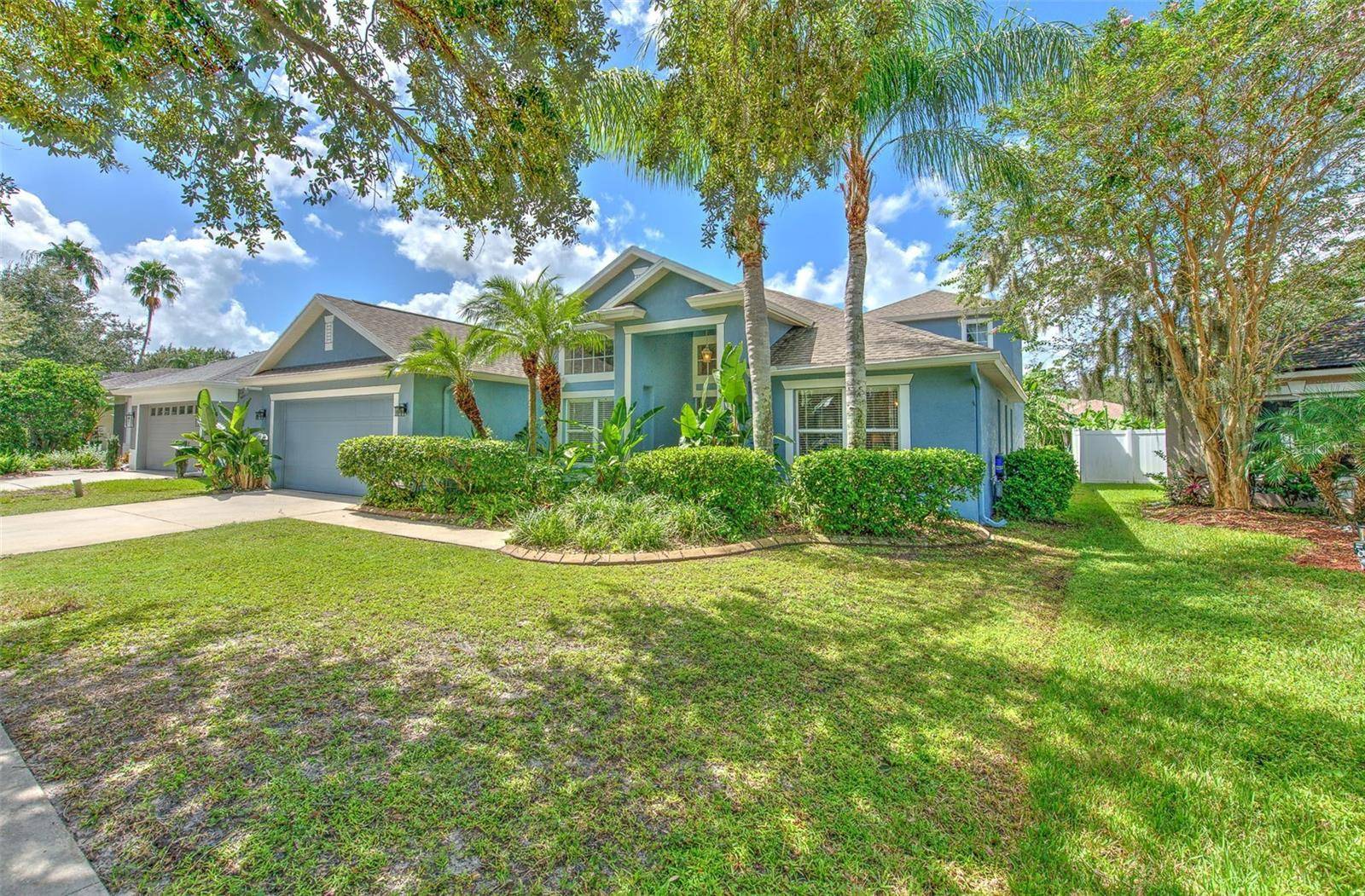 5847 HERONRISE CRESCENT DR, Lithia, FL 33547