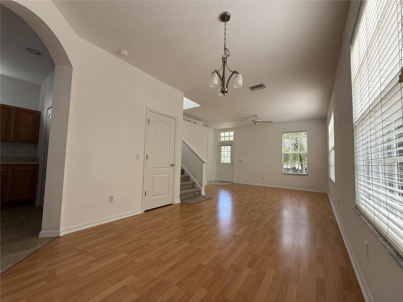 9003 SPRING GARDEN WAY, Tampa, FL 33626