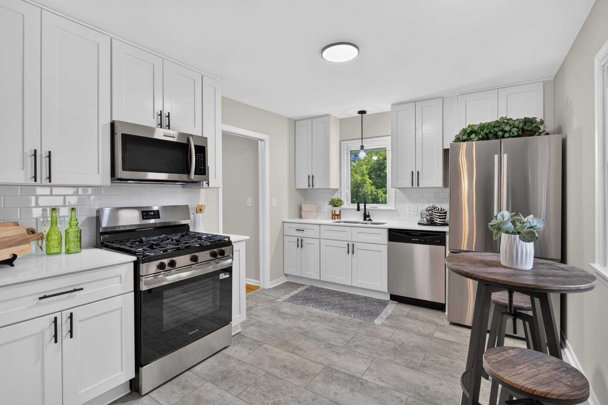 7070 Claude AVE, Inver Grove Heights, MN 55076