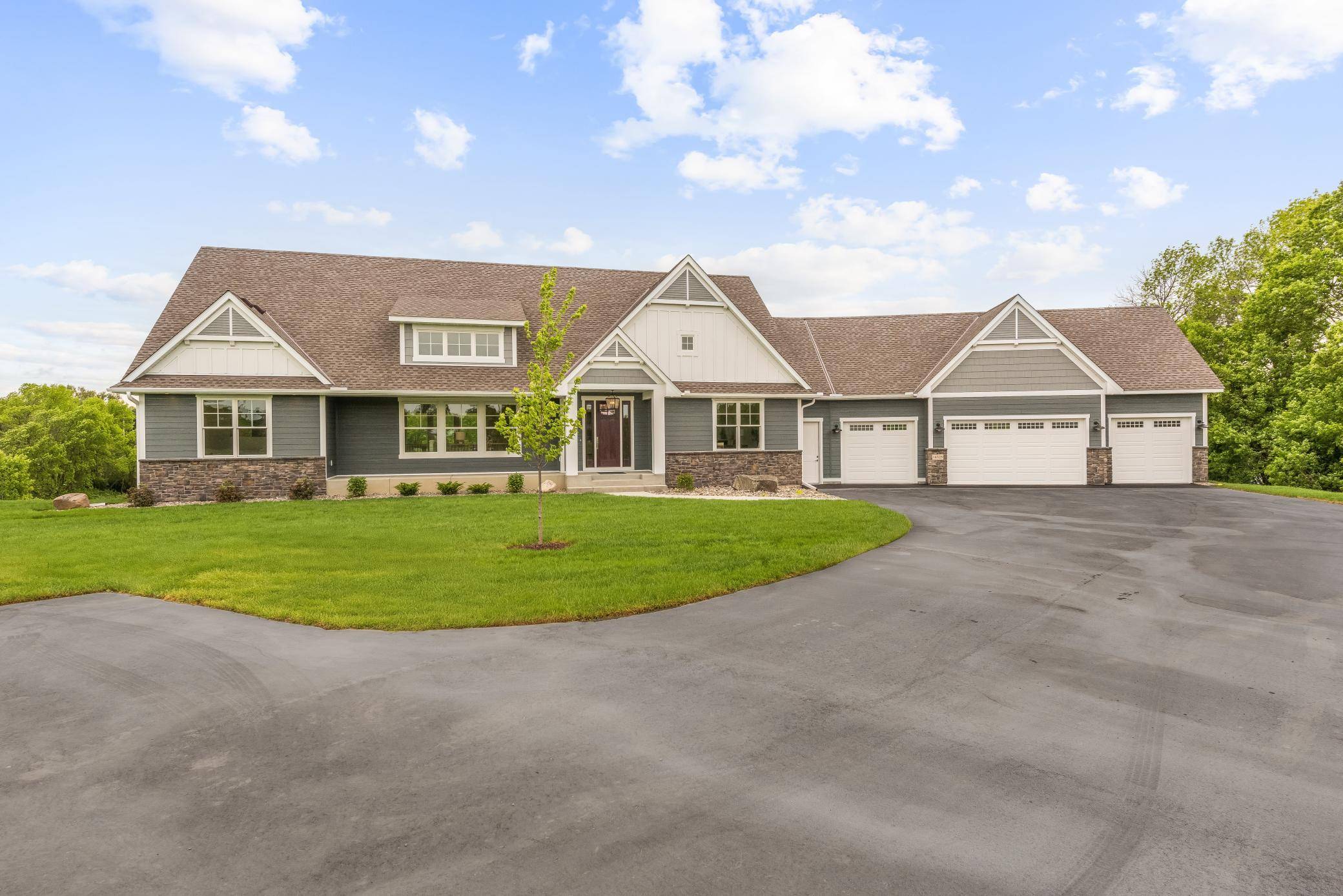 14325 Brockton LN, Rogers, MN 55374
