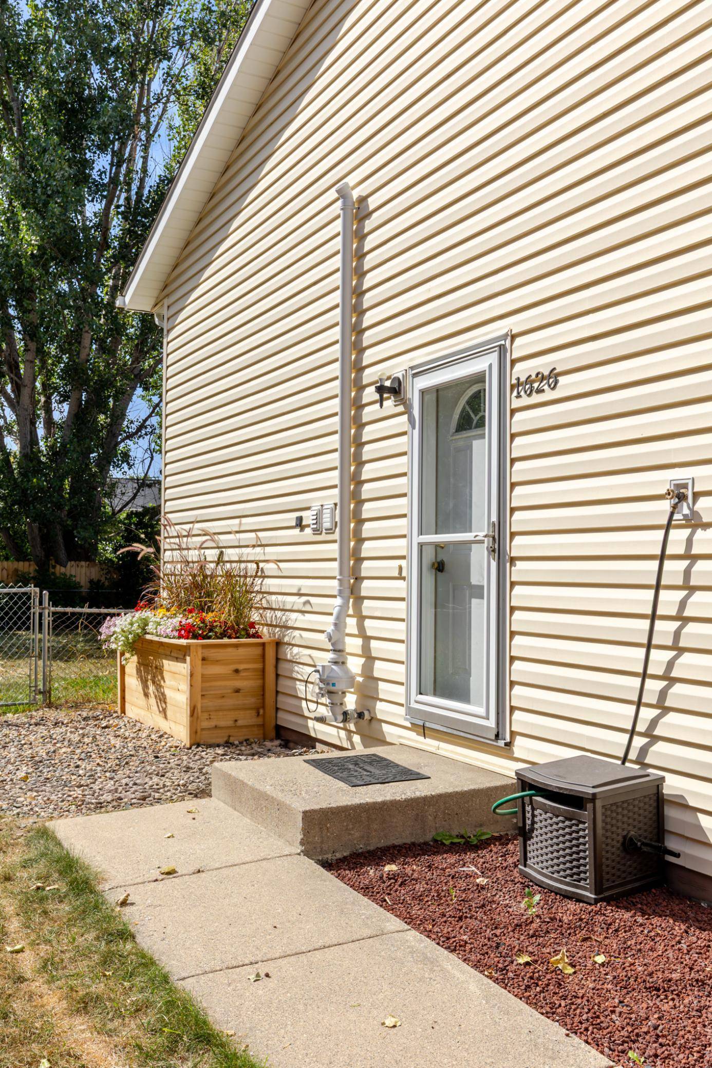 1626 34 1/2 AVE S, Fargo, ND 58104