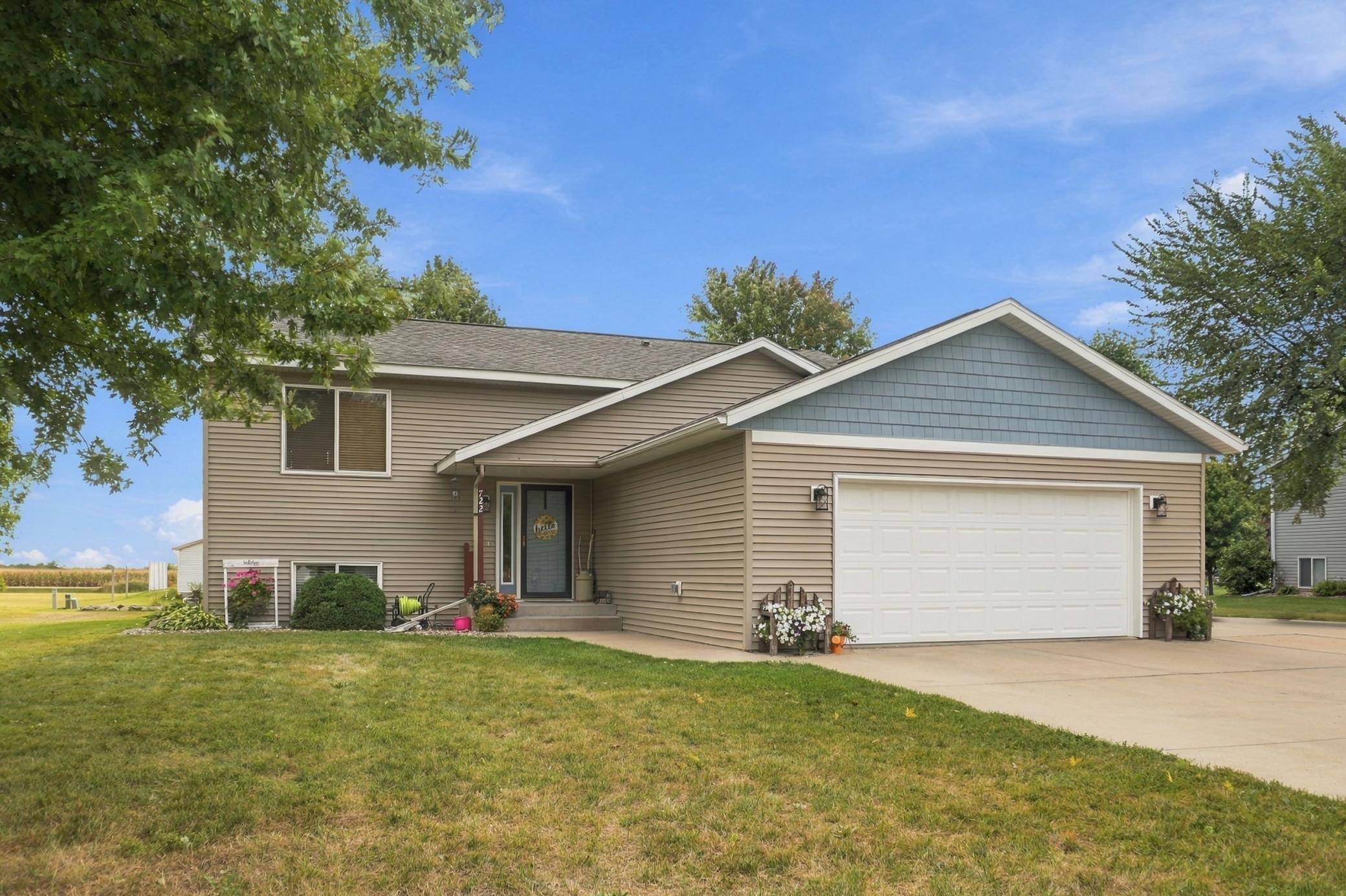 722 4th AVE NW, Melrose, MN 56352