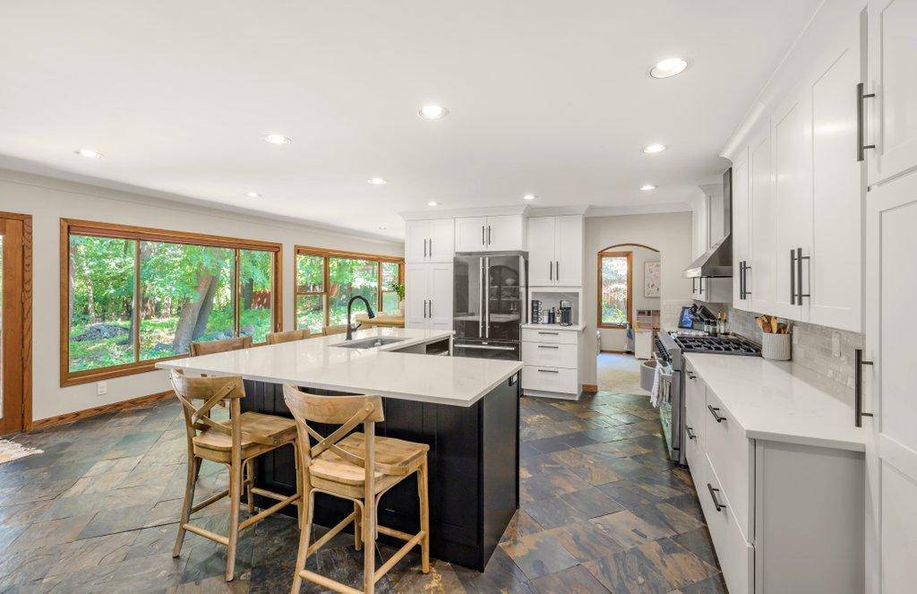 11708 Sunset TRL, Plymouth, MN 55441