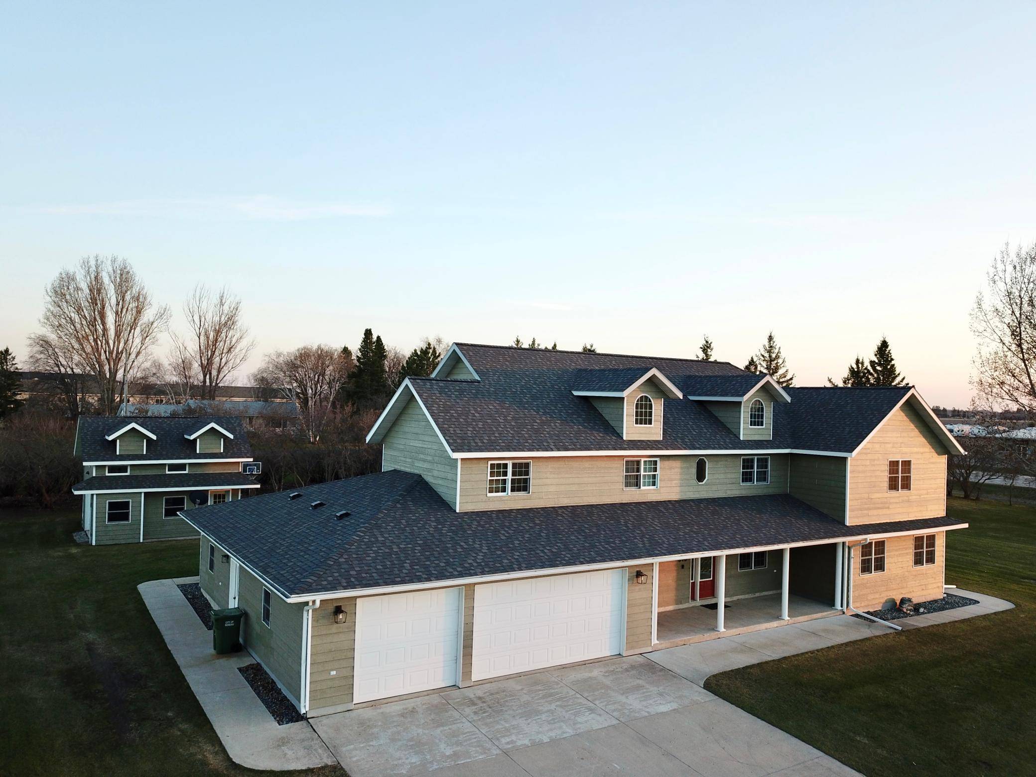 310 7th ST SW, Roseau, MN 56751