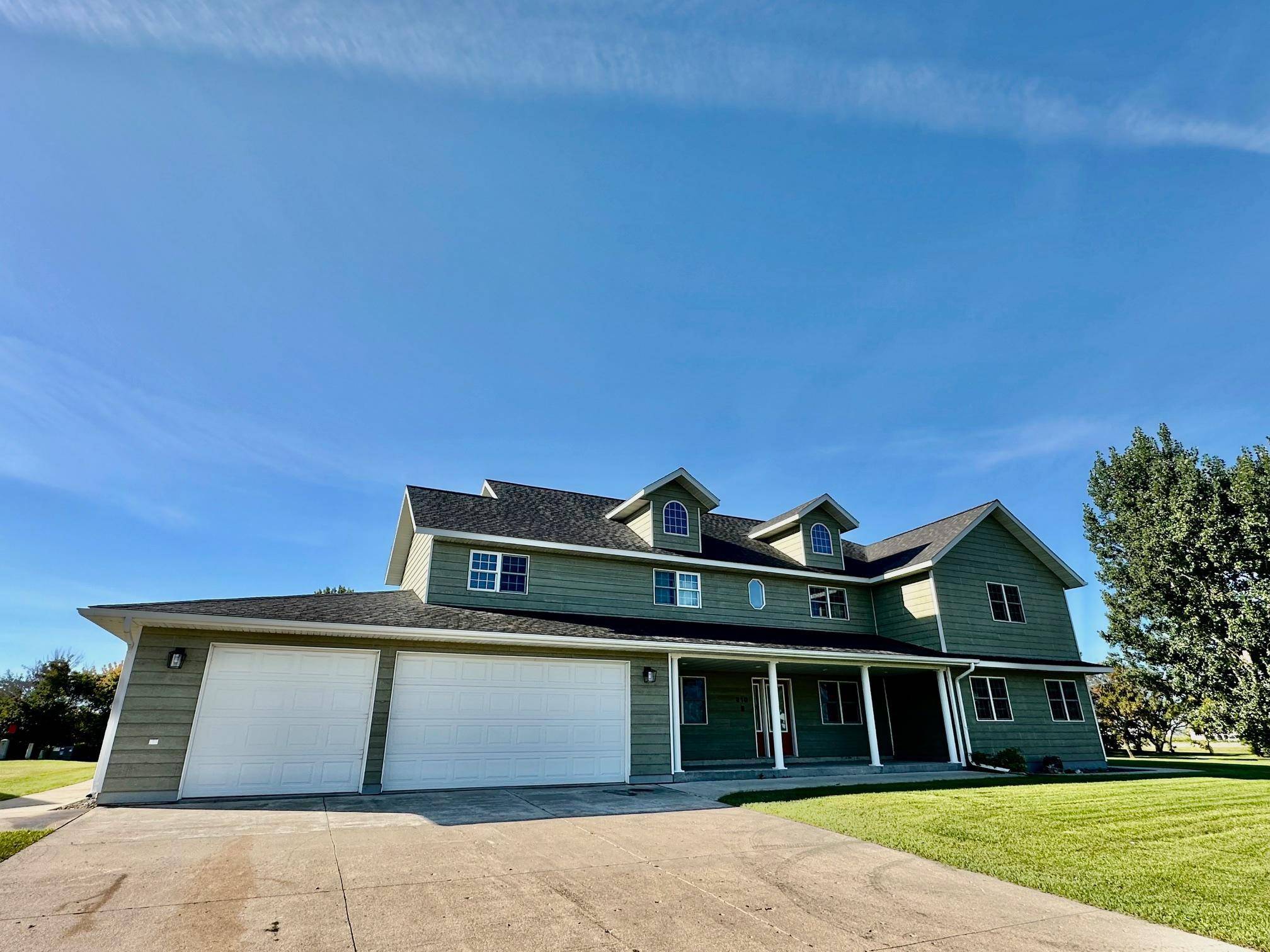 310 7th ST SW, Roseau, MN 56751