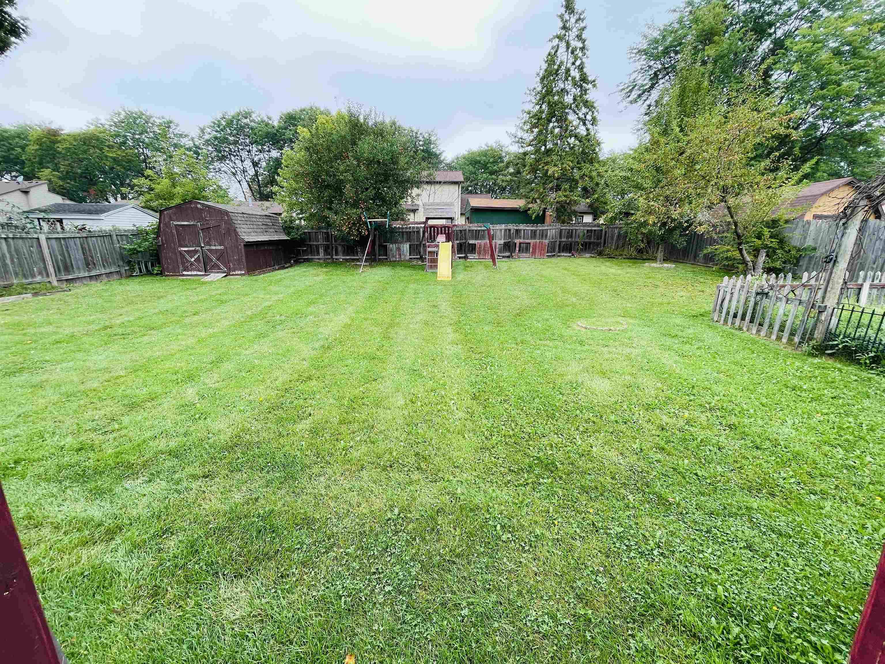 2565 CARMEL LN, Green Bay, WI 54311-5255
