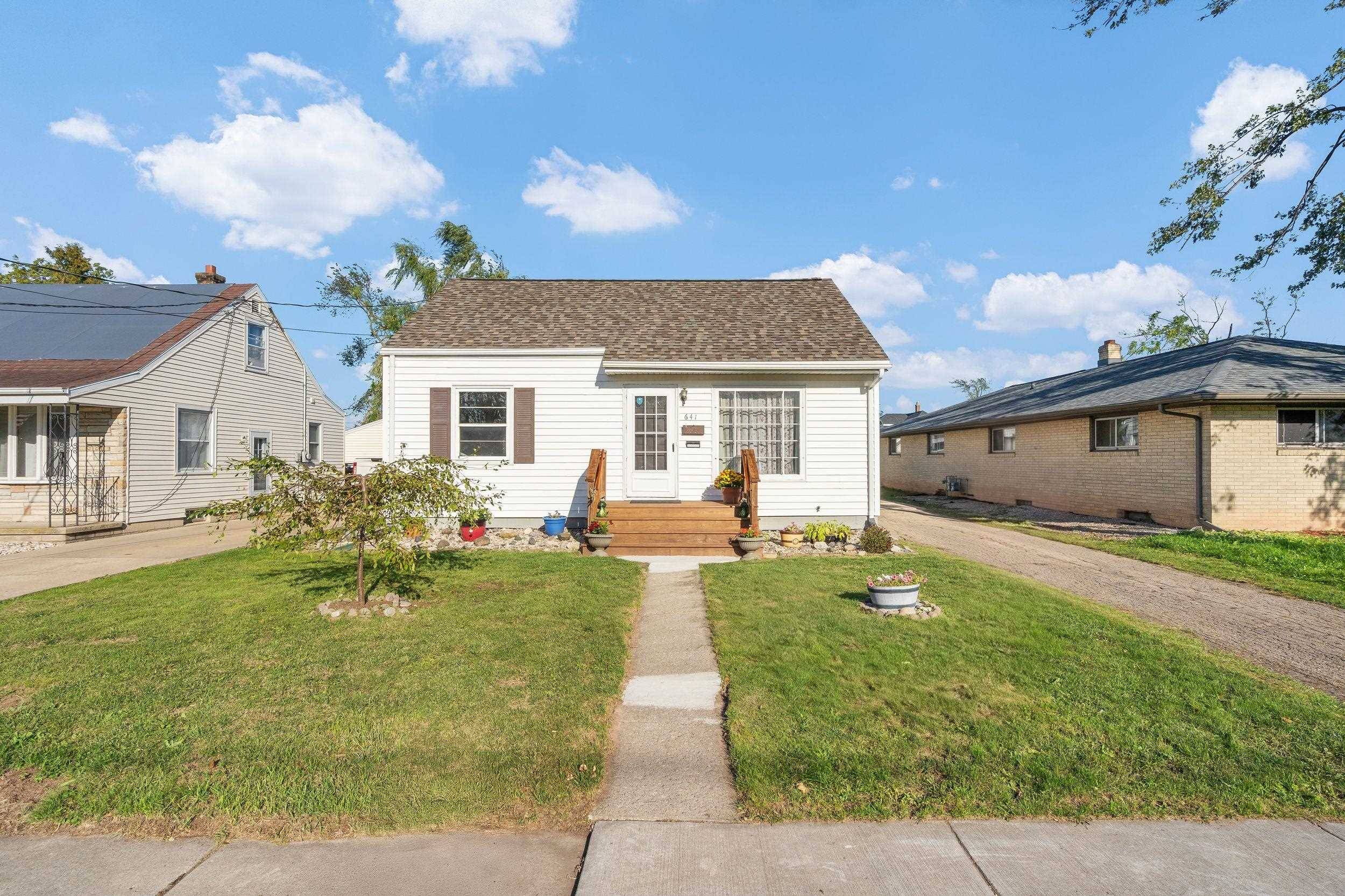 641 STATE ST, Menasha, WI 54952