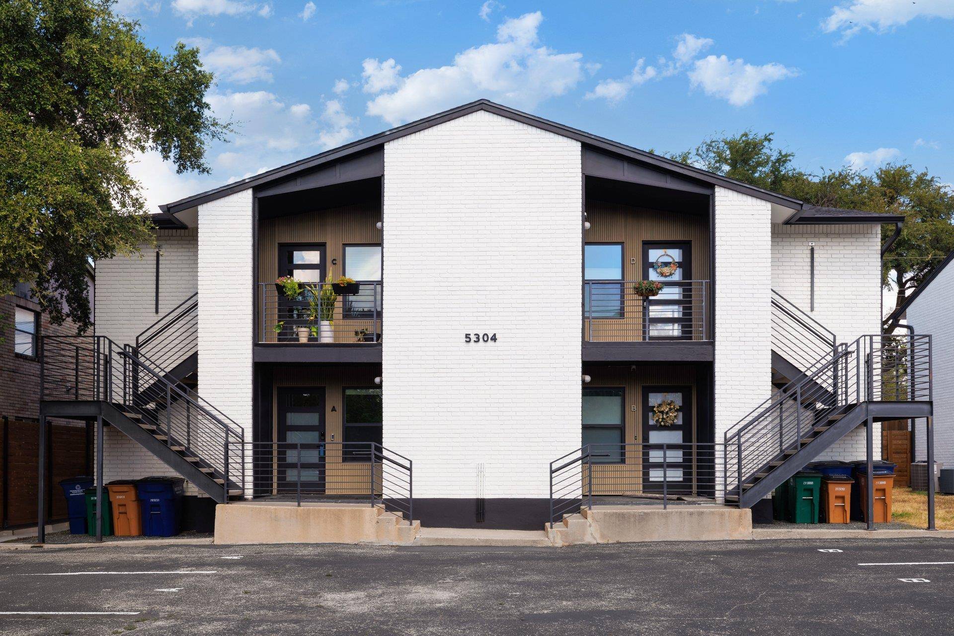 5304 Saint Georges GRN #D, Austin, TX 78745