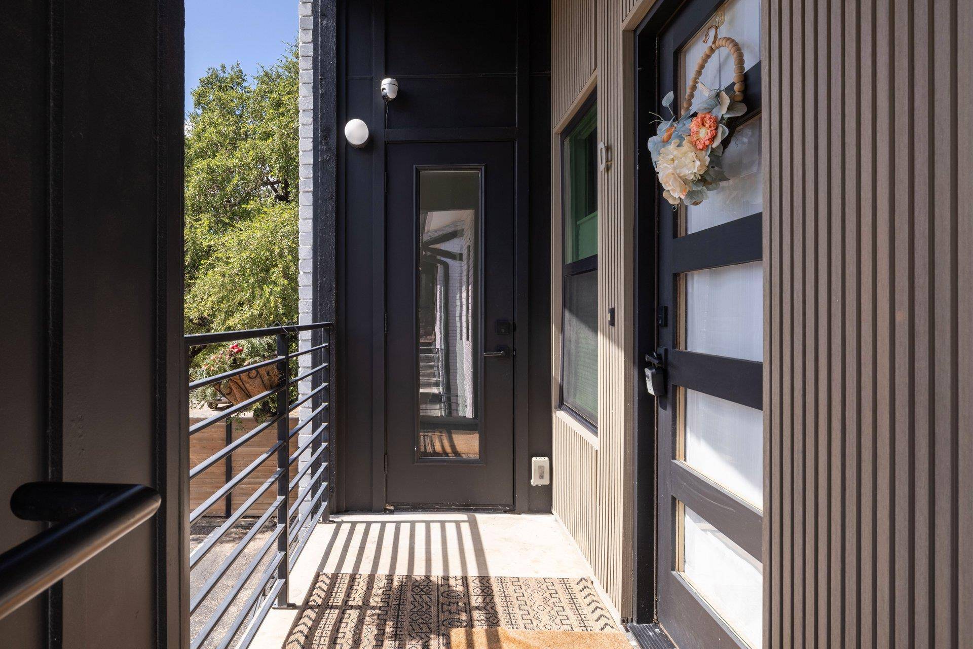 5304 Saint Georges GRN #D, Austin, TX 78745