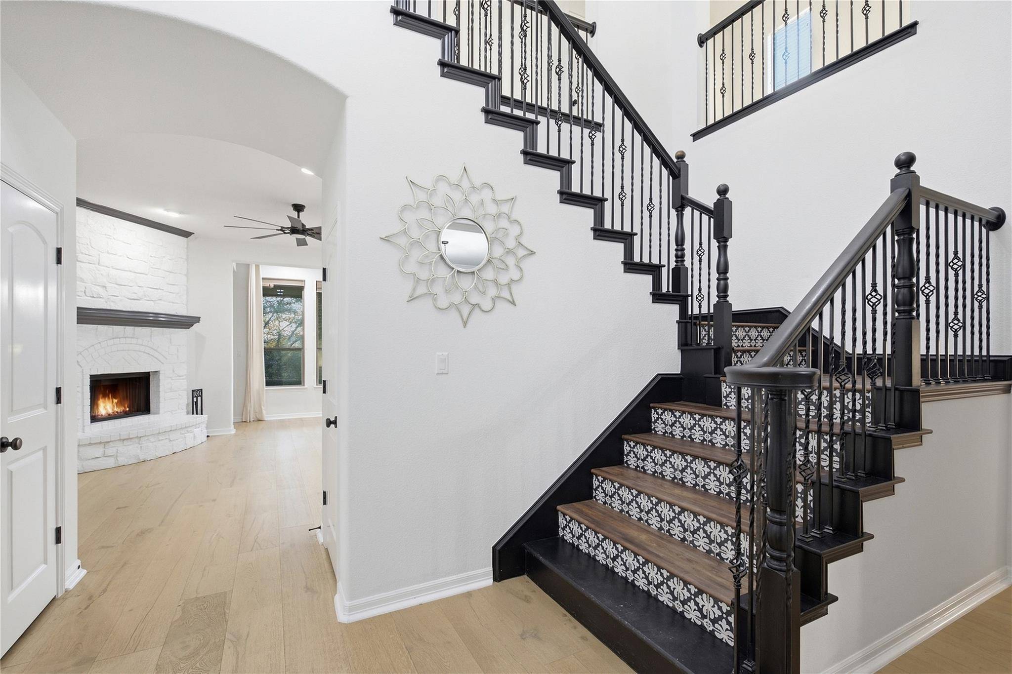 208 Mirafield LN, Austin, TX 78737