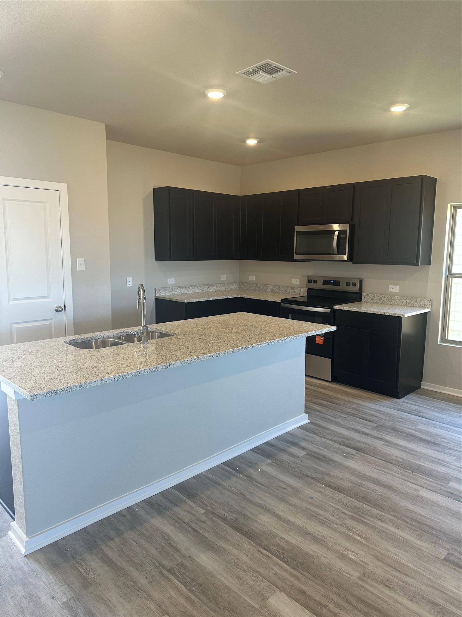 140 Wind Hill, Jarrell, TX 76537