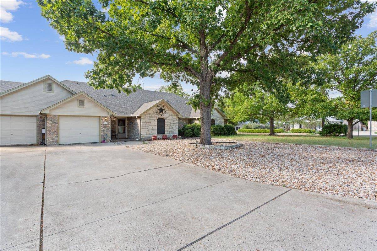 1006 W North Ave, Lampasas, TX 76550